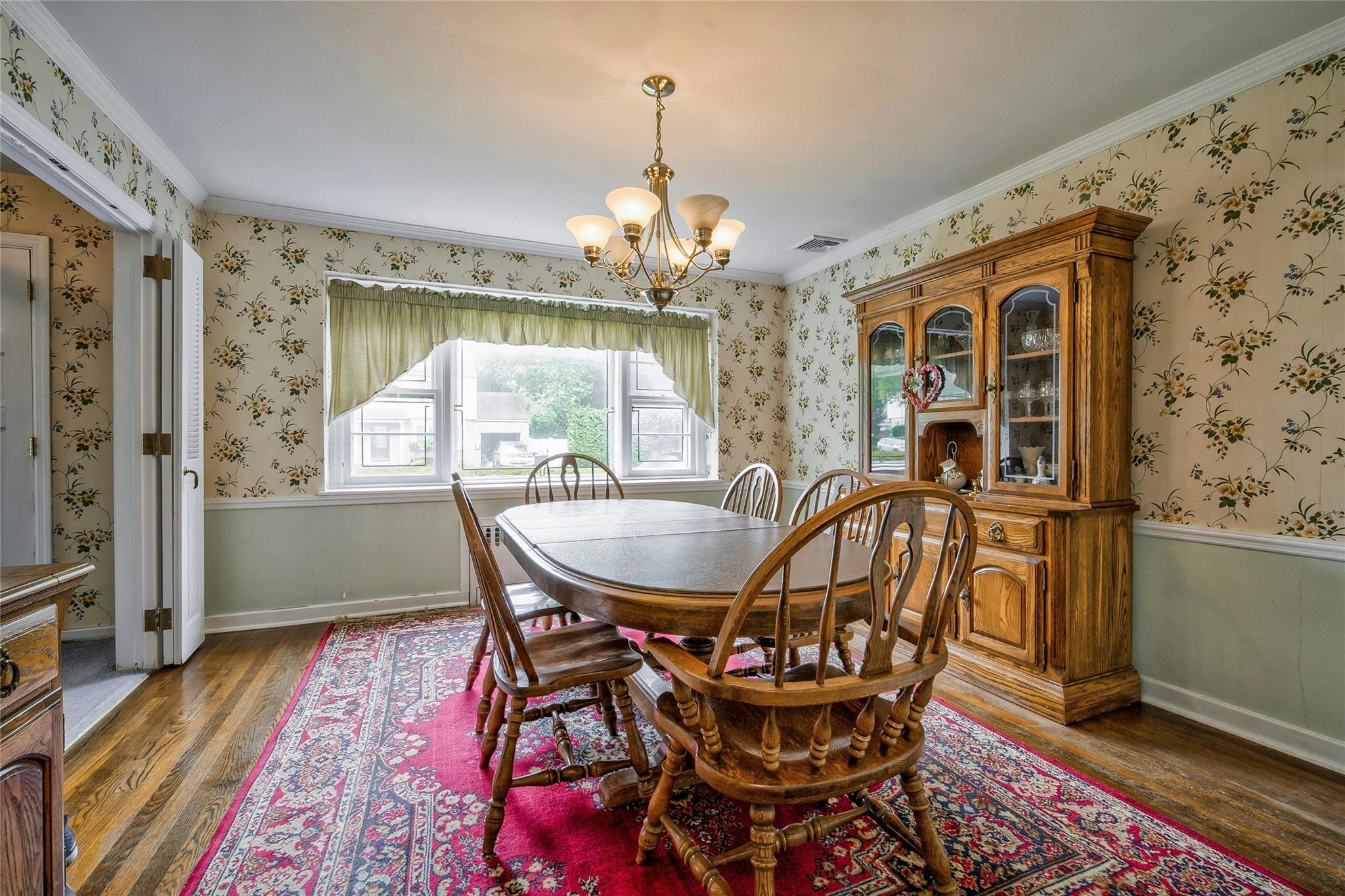 #12 photo, 1310 Surrey Place, 長島 Rockville Centre , NY 11570