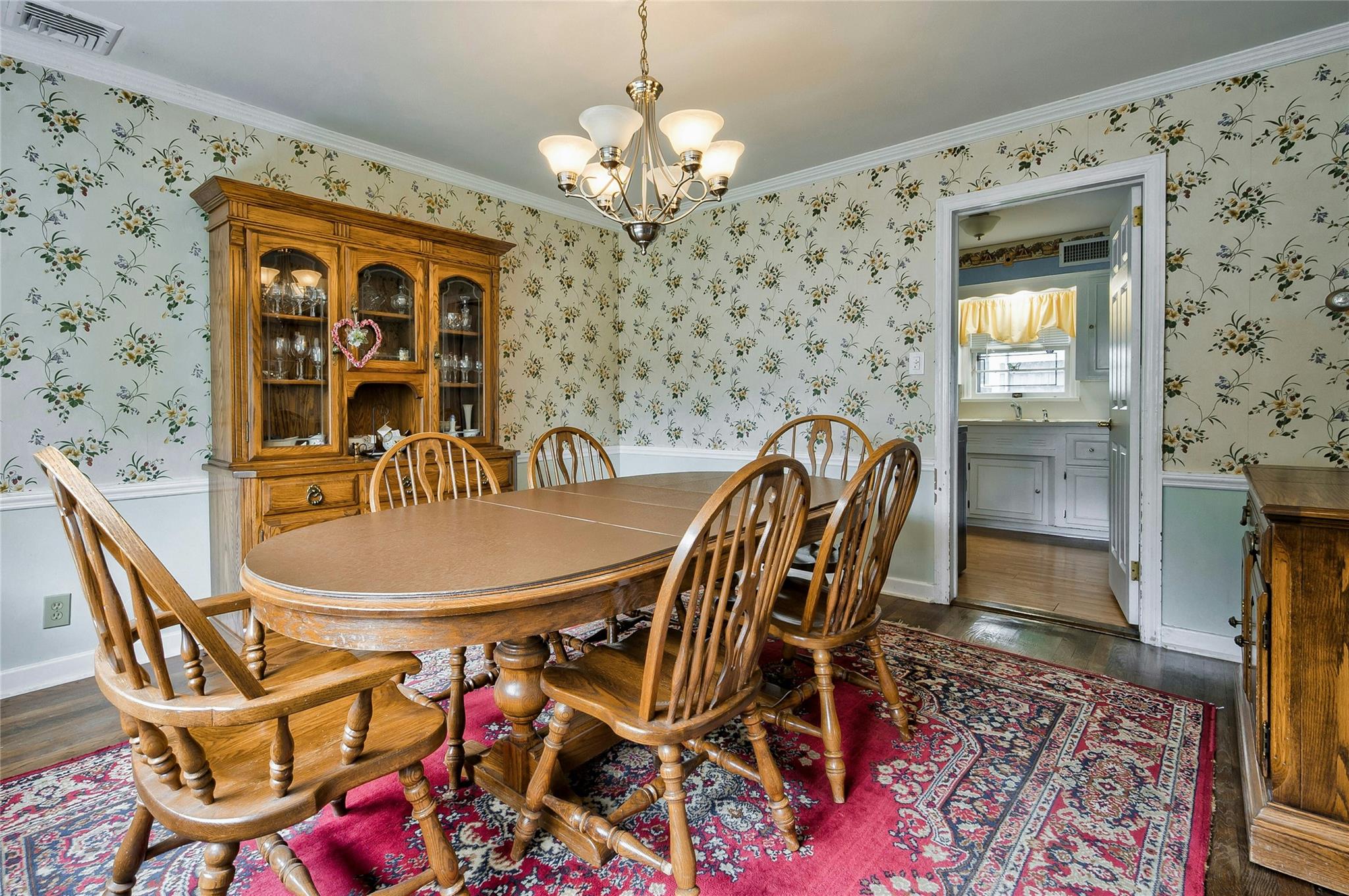 #14 photo, 1310 Surrey Place, 長島 Rockville Centre , NY 11570