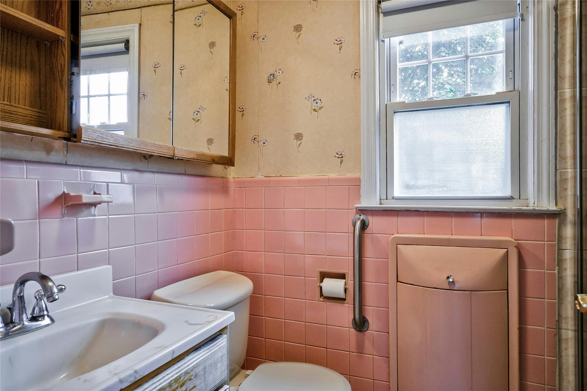 #19 photo, 1310 Surrey Place, 長島 Rockville Centre , NY 11570