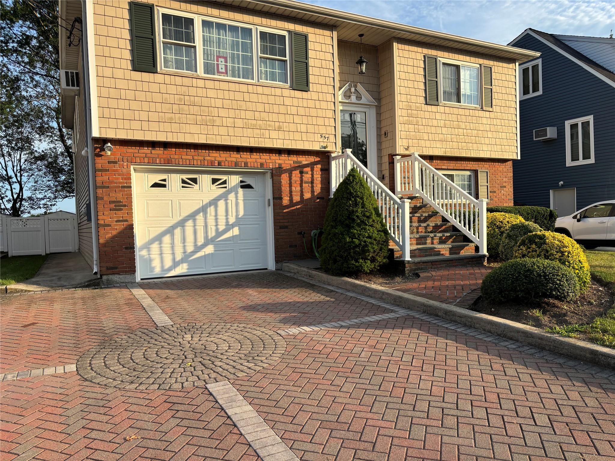 #1 photo, 557 Southside Avenue, 長島 Freeport , NY 11520