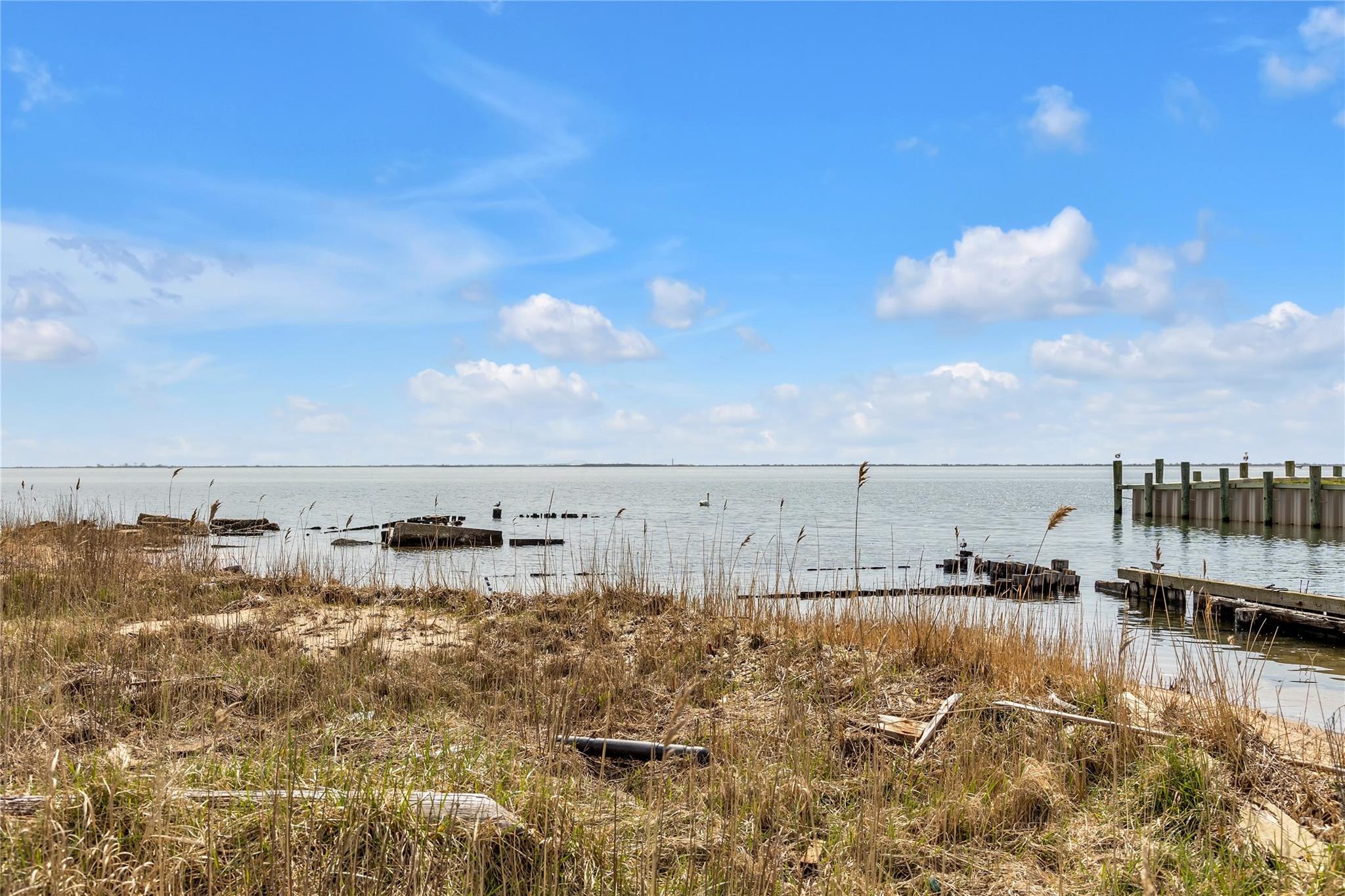 #4 photo, 57-61 E Shore Drive, サフォーク郡 Babylon , NY 11702