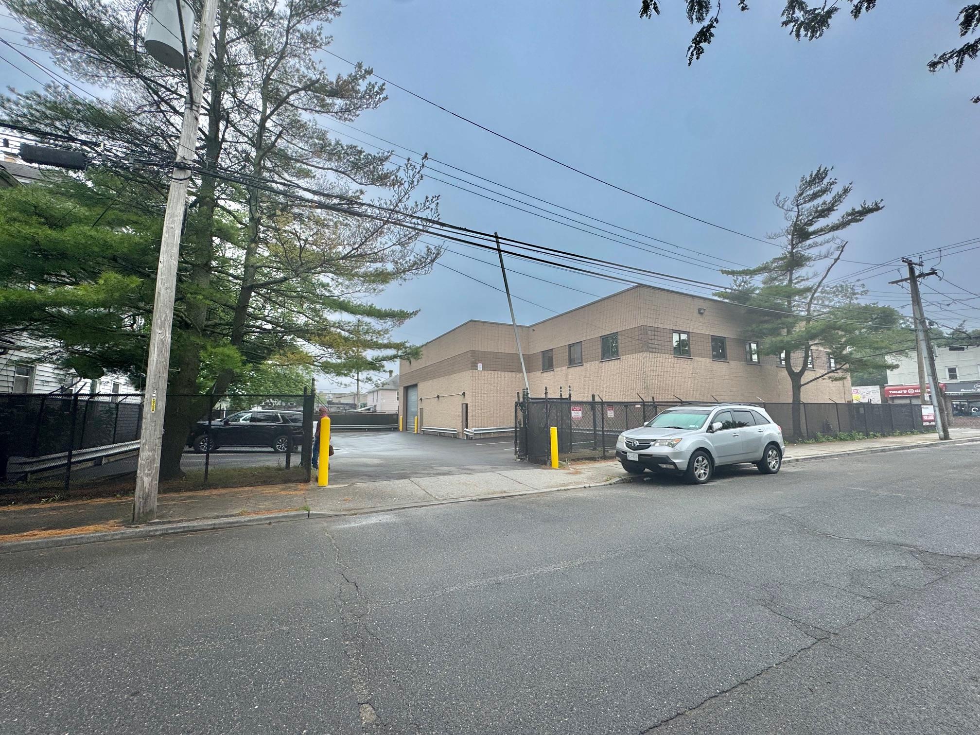 #1 photo, 130 Sheridan Boulevard, 長島 Inwood , NY 11096