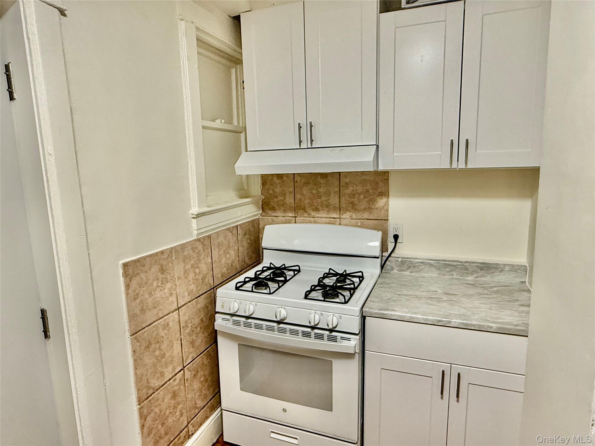 #2 photo, 137 Lake Avenue, Yonkers , NY 10703