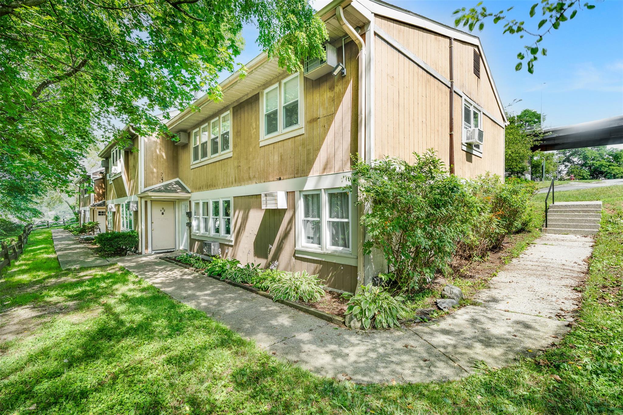 #1 photo, 68 Gerald Drive, 紐約州 Poughkeepsie , NY 12601