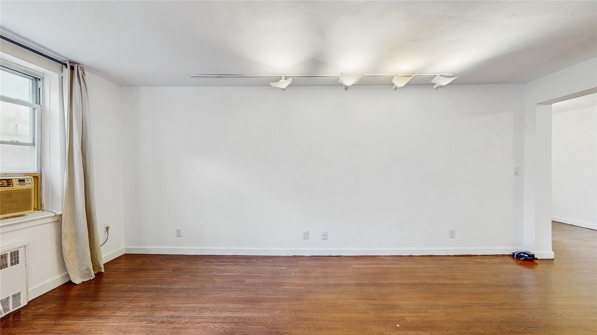 #1 photo, 102-55 67th Drive, 皇后區 森林小丘 Forest Hills , NY 11375