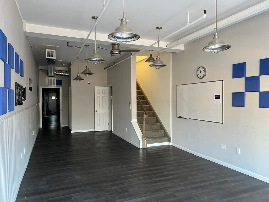 #2 photo, 52 Broadway, サフォーク郡 Greenlawn , NY 11740