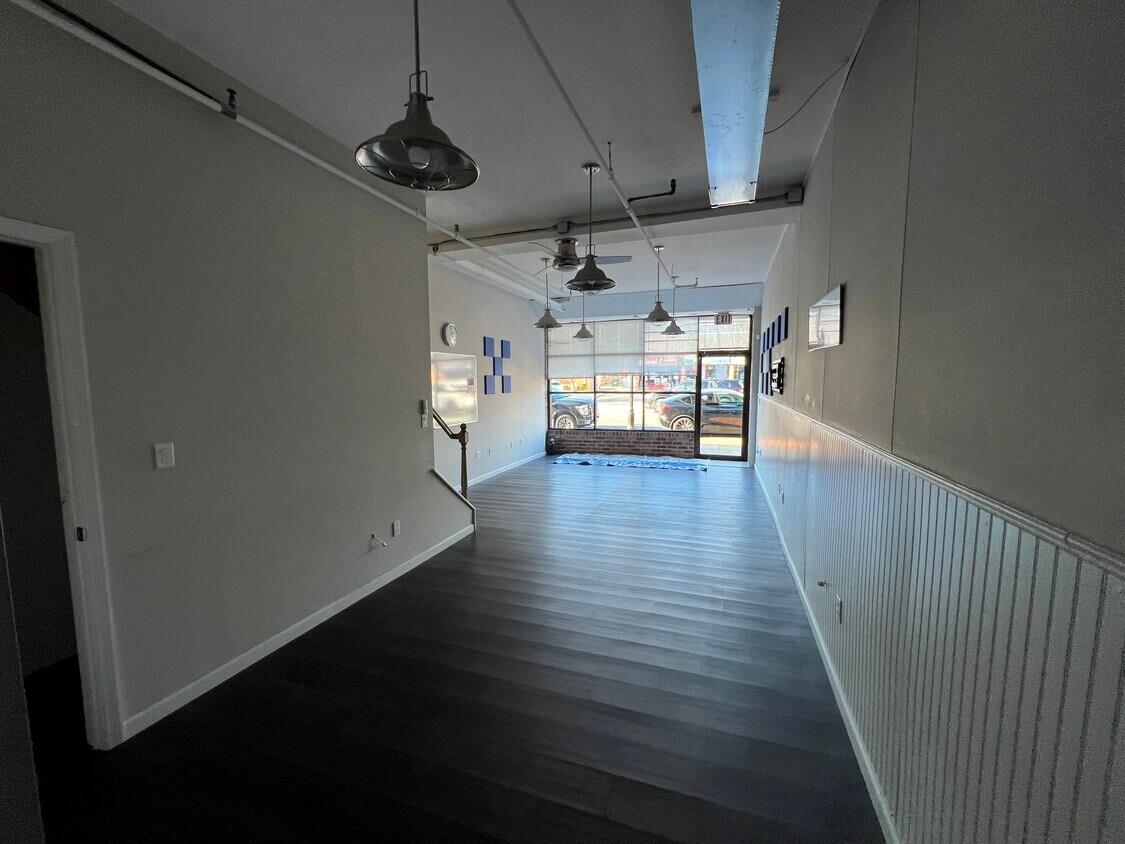 #3 photo, 52 Broadway, サフォーク郡 Greenlawn , NY 11740