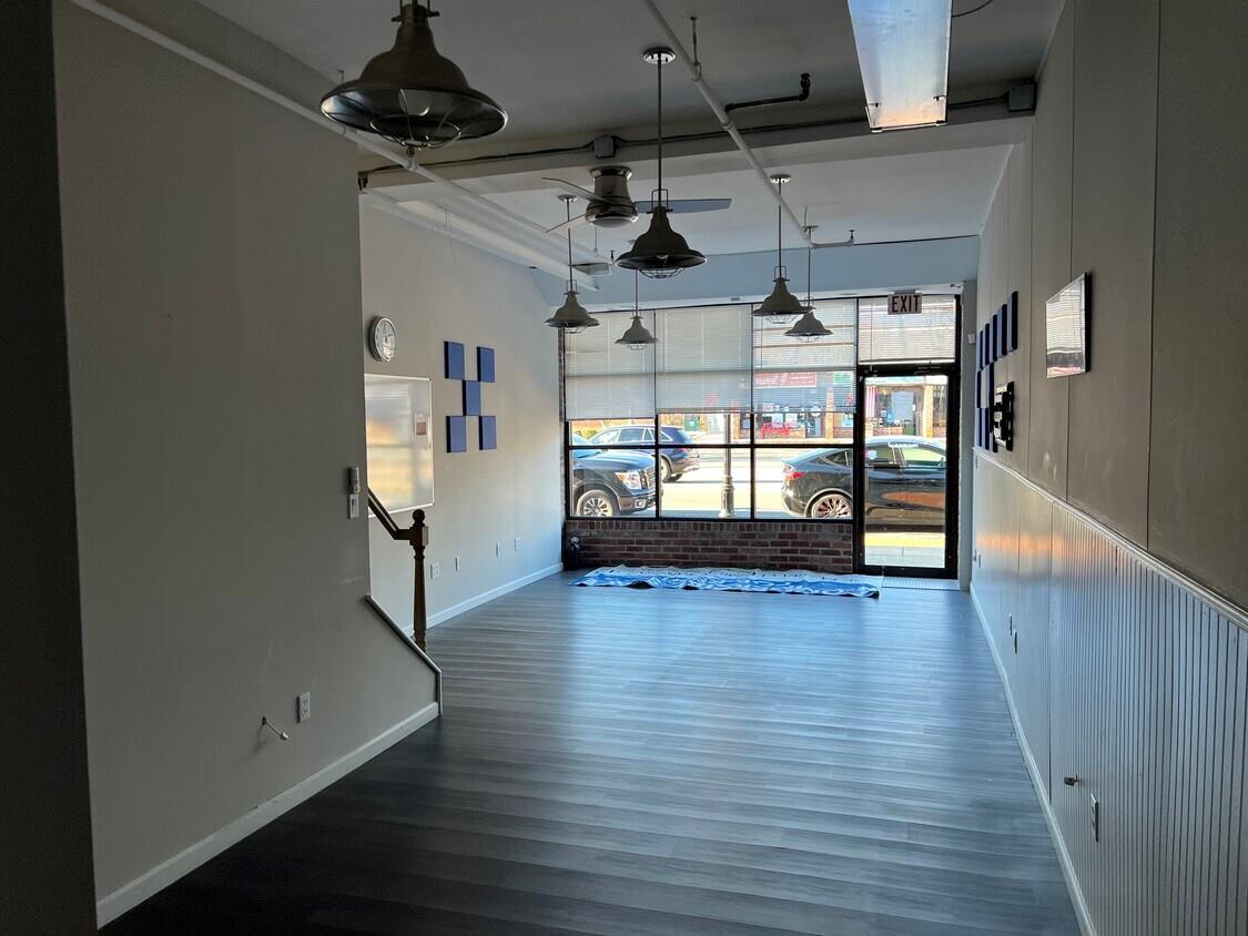 #4 photo, 52 Broadway, サフォーク郡 Greenlawn , NY 11740