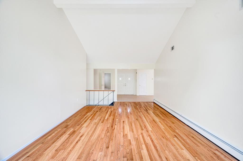 #12 photo, 106 Woods Drive, ナッソー郡 Roslyn , NY 11576