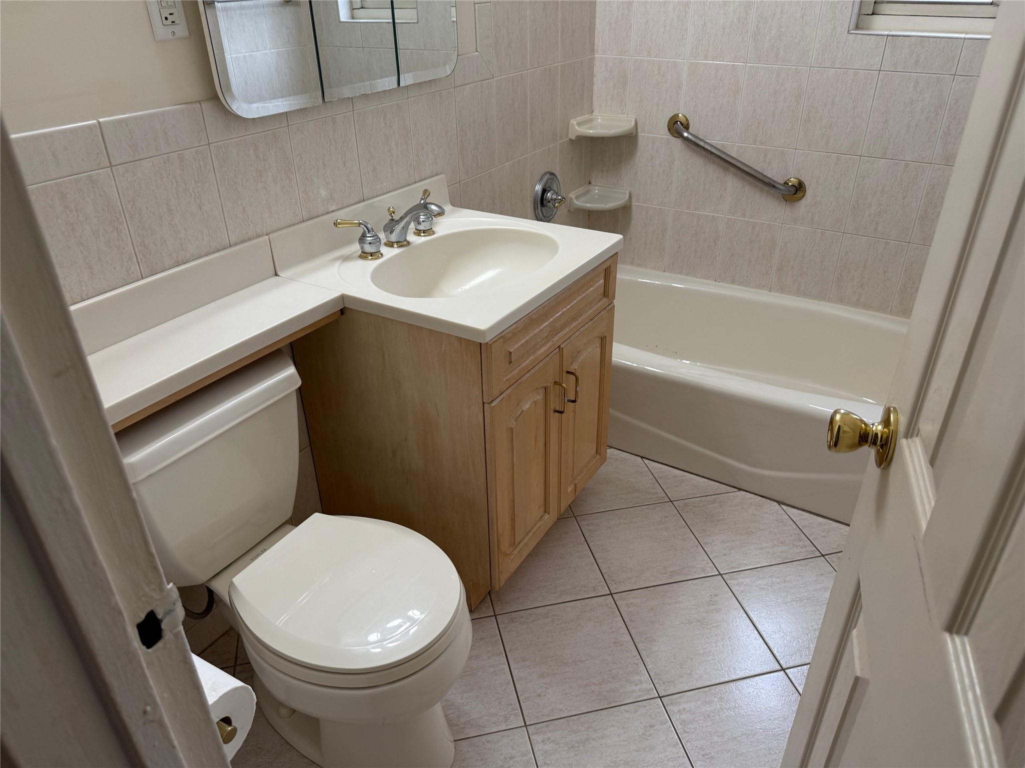 #5 photo, 57-03 Marathon Parkway, クイーンズ区 Little Neck , NY 11362