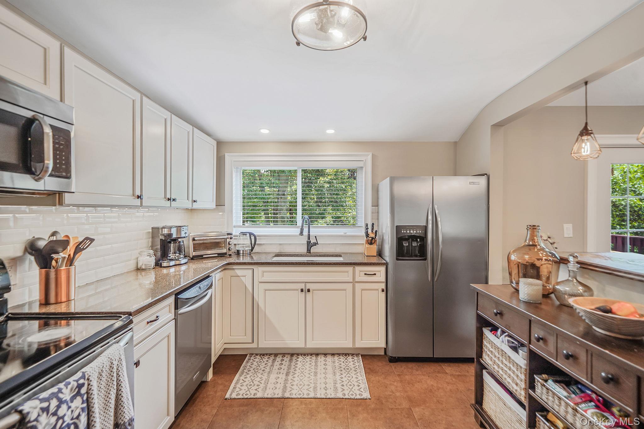 #11 photo, 2387 Chestnut Avenue, サフォーク郡 Ronkonkoma , NY 11779