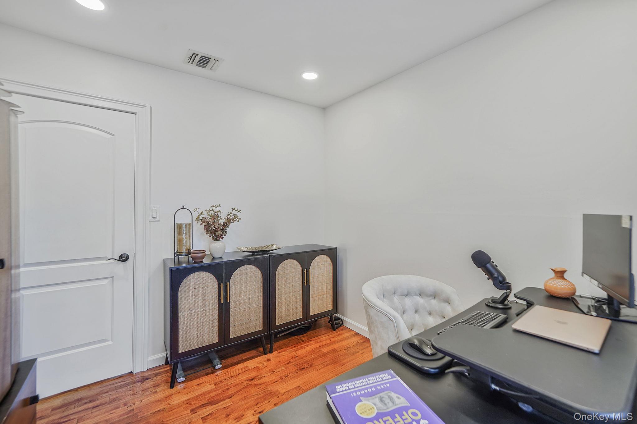 #14 photo, 2387 Chestnut Avenue, サフォーク郡 Ronkonkoma , NY 11779