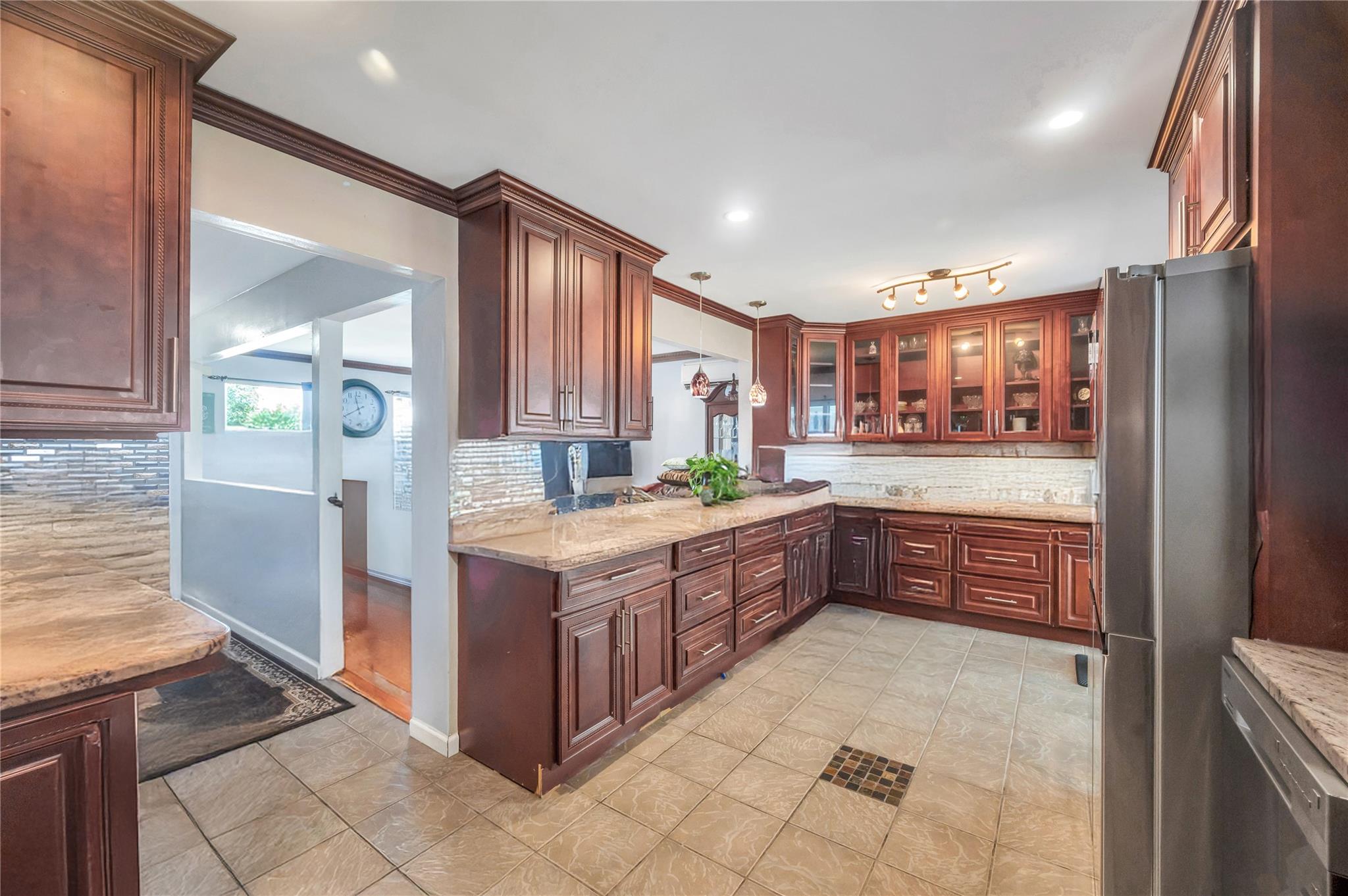 #12 photo, 34 Harlem Avenue, Medford , NY 11763