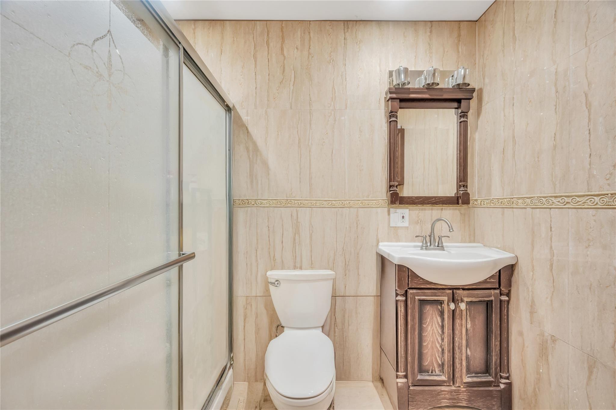 #18 photo, 34 Harlem Avenue, Medford , NY 11763