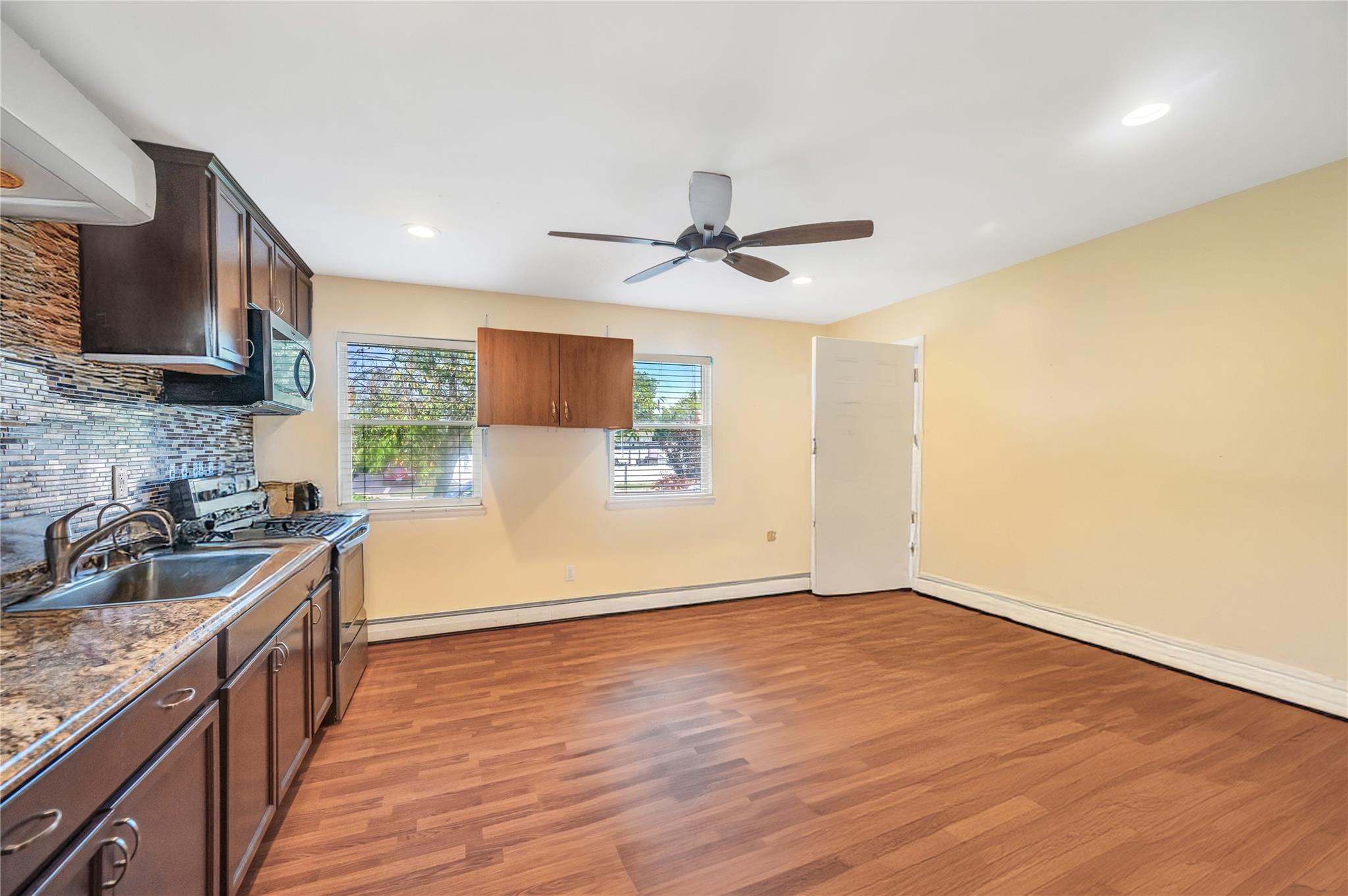 #19 photo, 34 Harlem Avenue, Medford , NY 11763