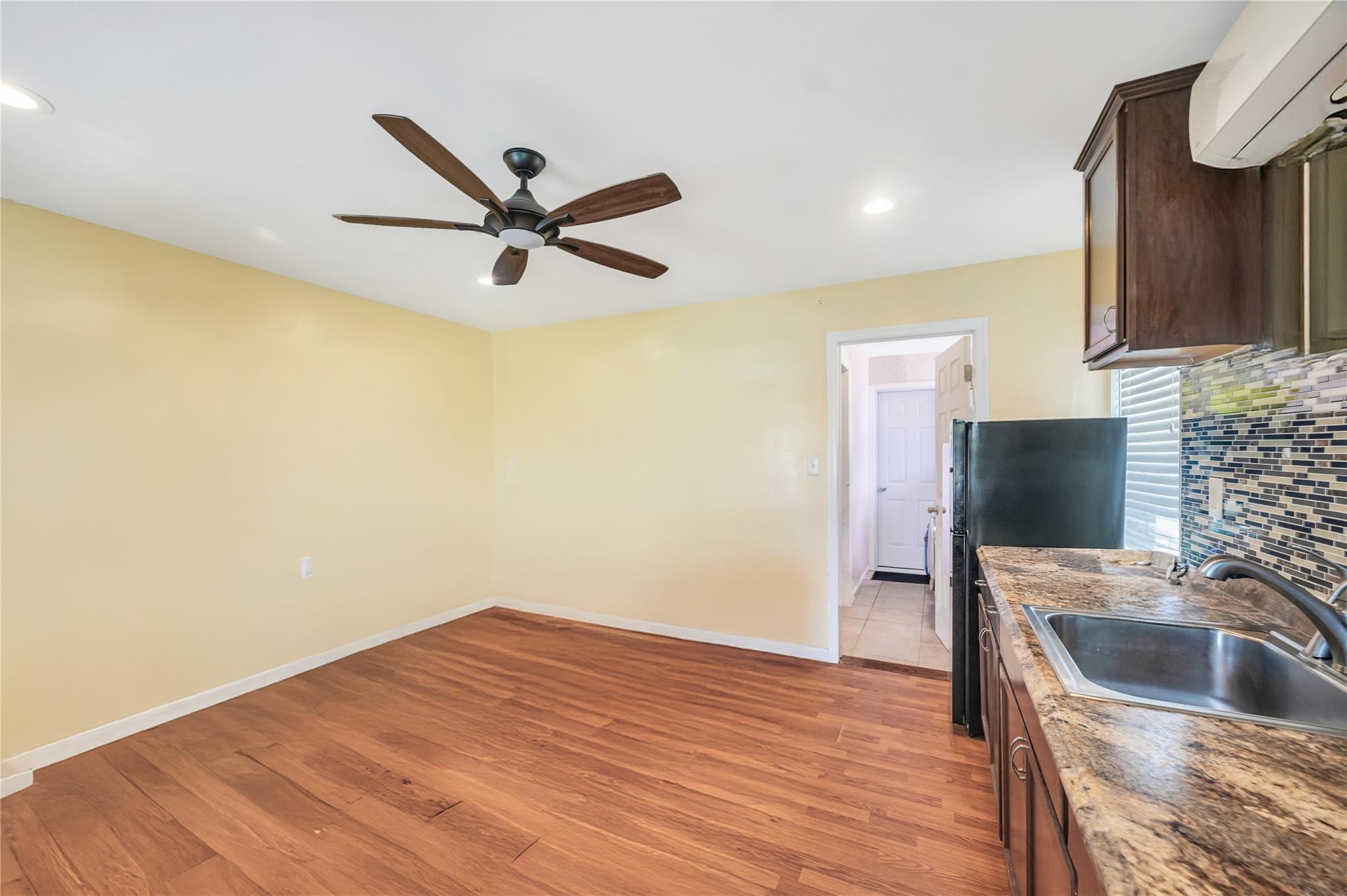 #20 photo, 34 Harlem Avenue, Medford , NY 11763