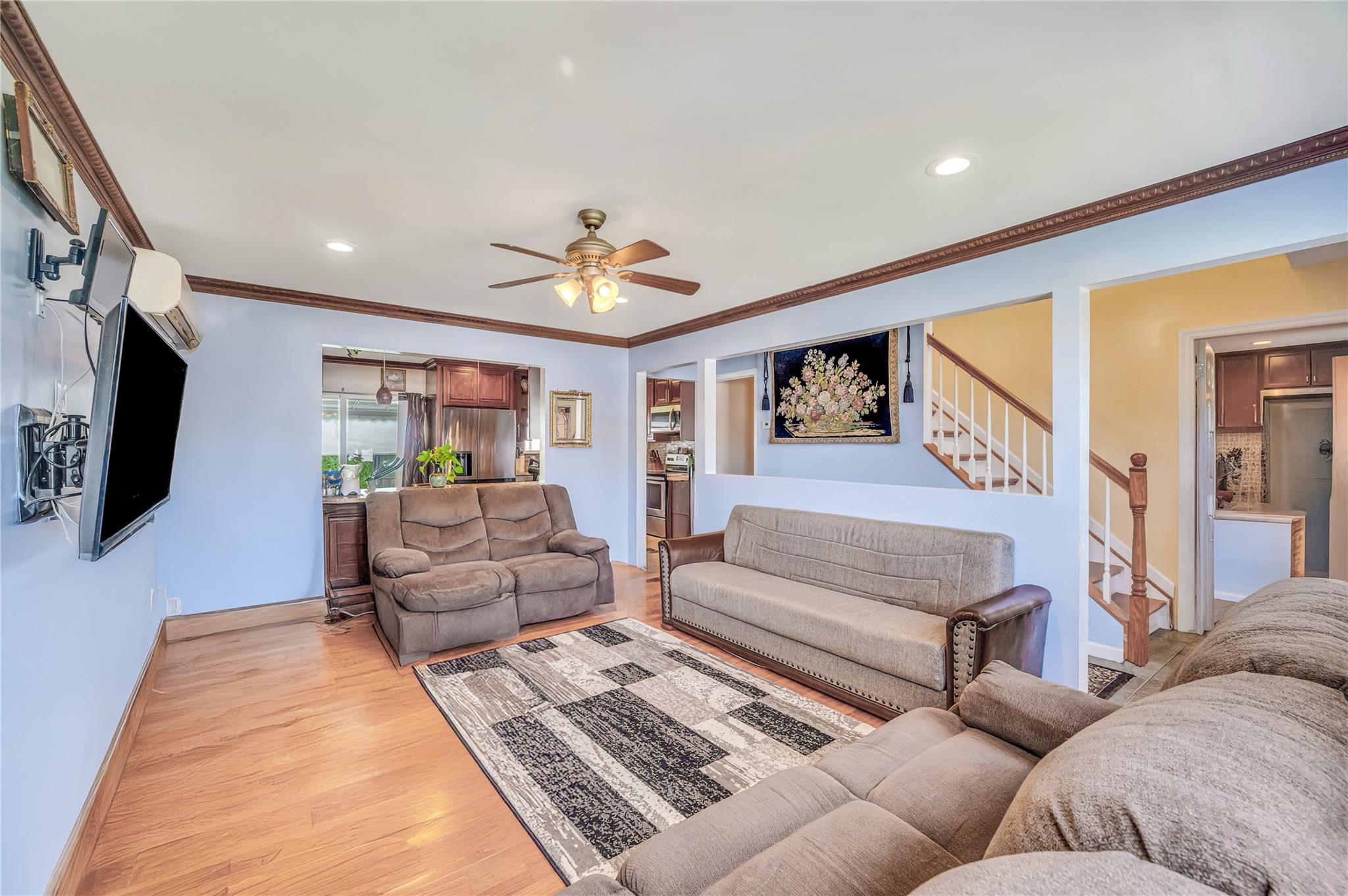 #4 photo, 34 Harlem Avenue, Medford , NY 11763