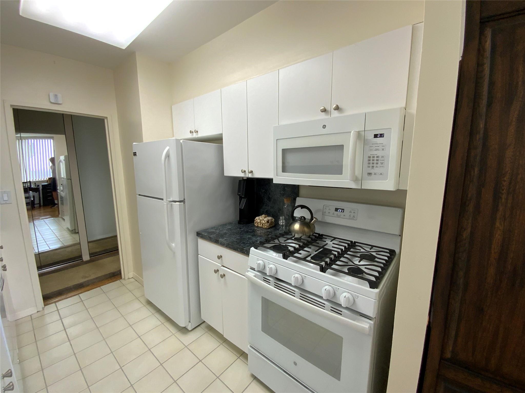 #11 photo, 27010 Grand Central Parkway, クイーンズ区 Floral Park , NY 11005