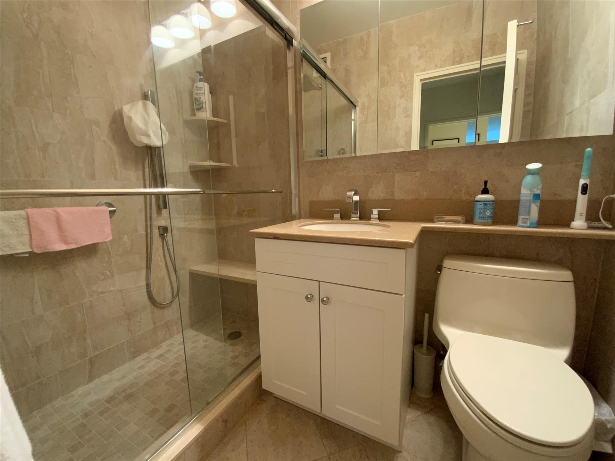 #16 photo, 27010 Grand Central Parkway, クイーンズ区 Floral Park , NY 11005