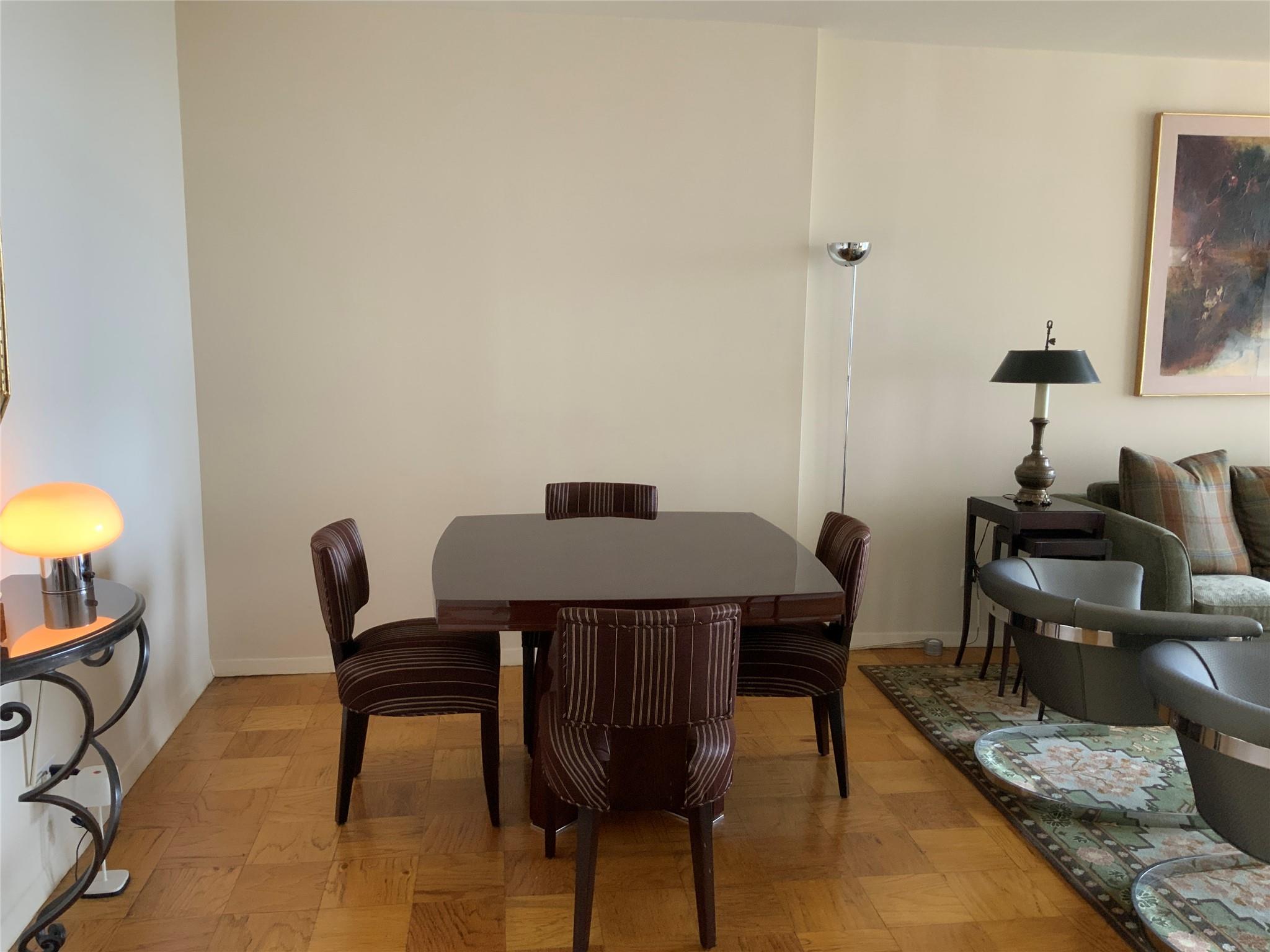 #5 photo, 27010 Grand Central Parkway, クイーンズ区 Floral Park , NY 11005