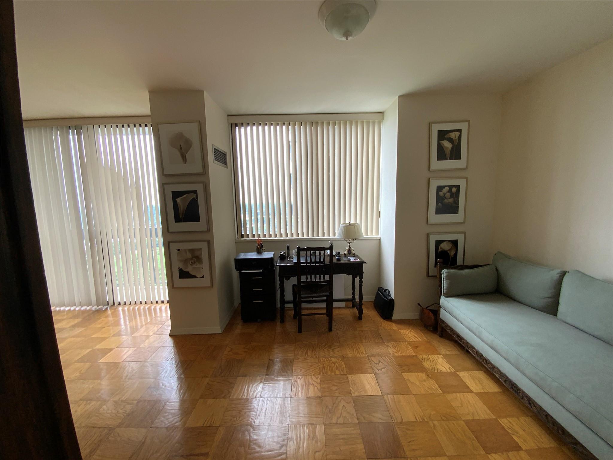 #6 photo, 27010 Grand Central Parkway, クイーンズ区 Floral Park , NY 11005