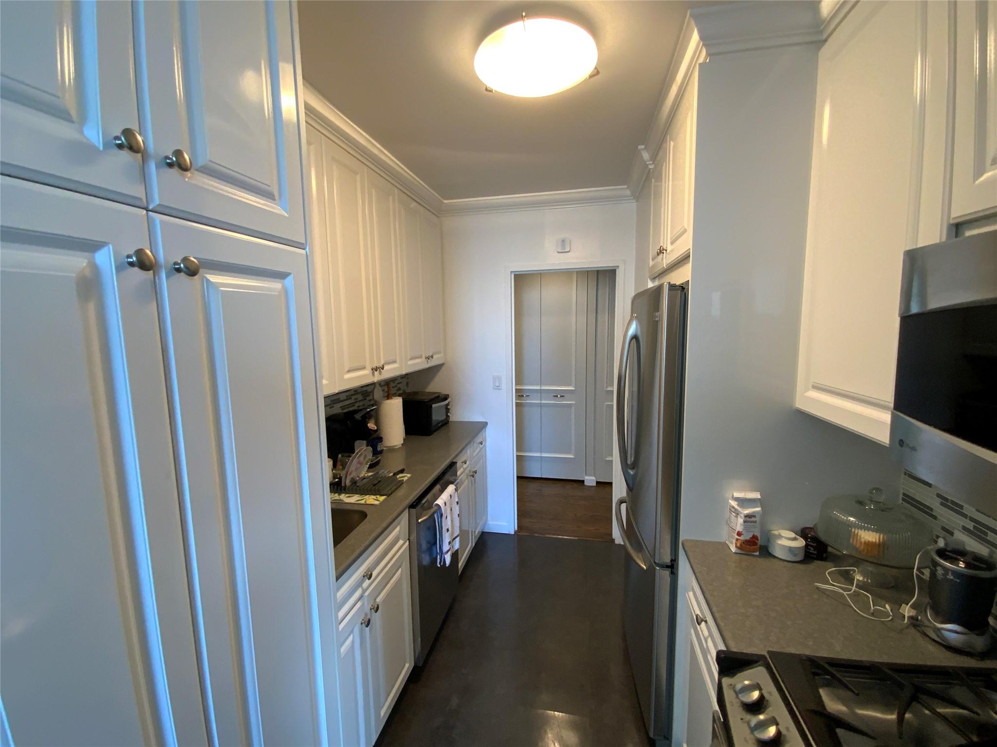 #7 photo, 27010 Grand Central Parkway, クイーンズ区 Floral Park , NY 11005