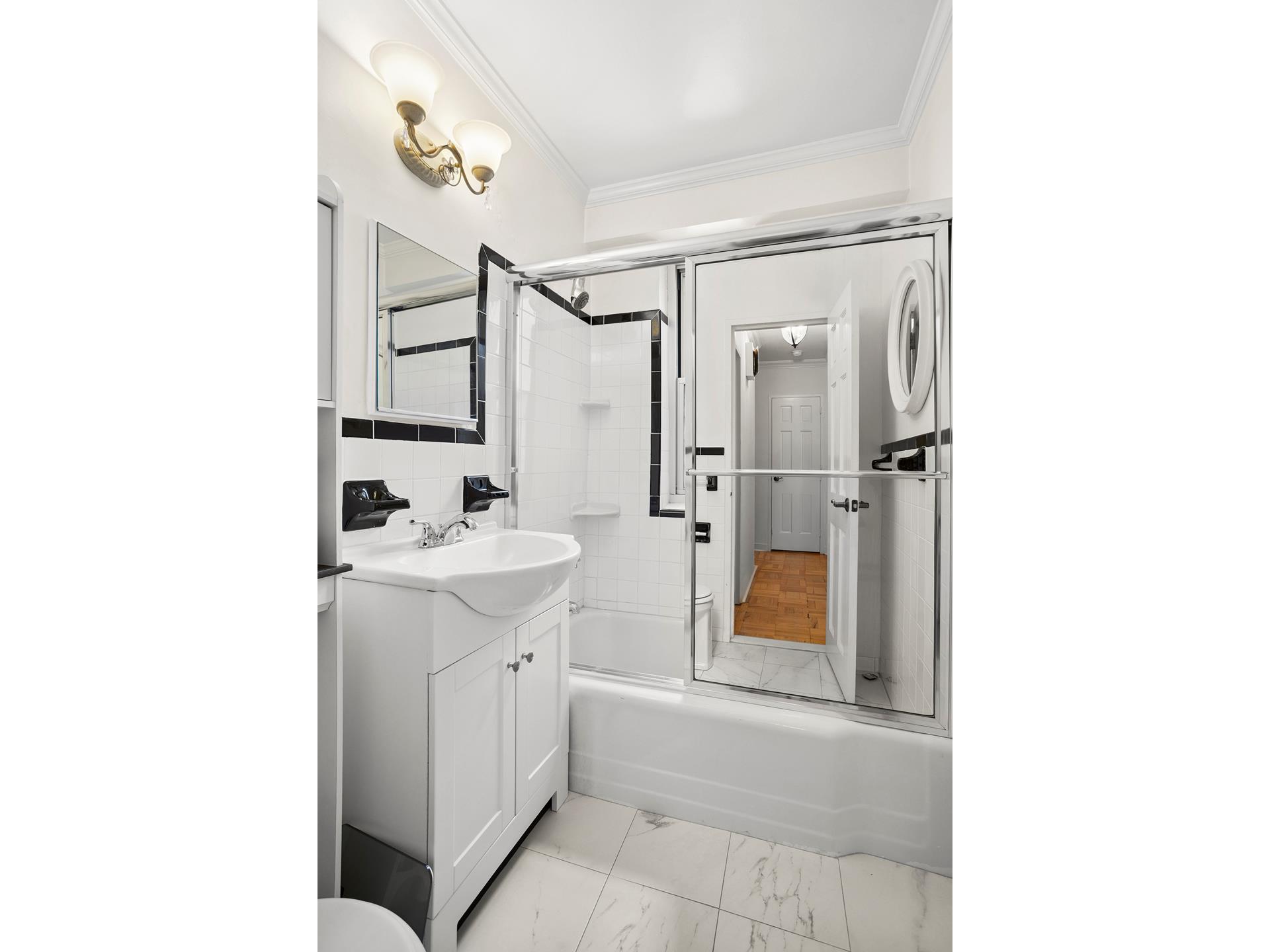 #6 photo, 453 FDR Drive, マンハッタン Lower East Side , NY 10002