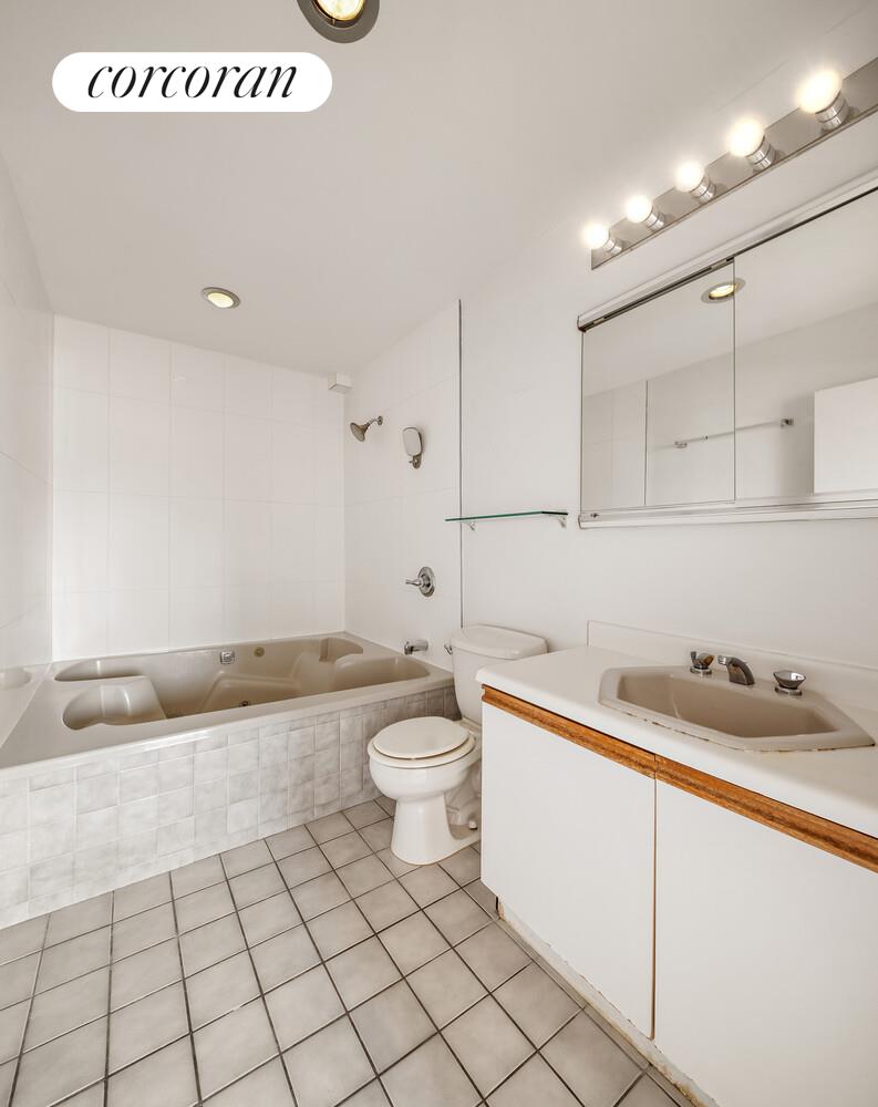 #9 photo, 252 W 17TH Street, マンハッタン Chelsea , NY 10011