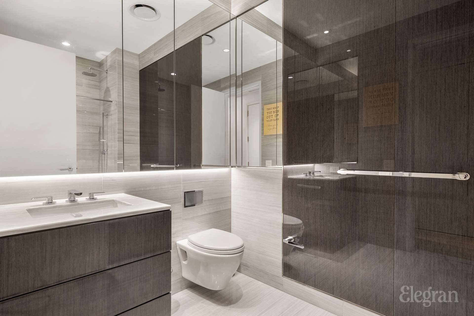 #11 photo, 217 W 57th Street, マンハッタン Midtown East , NY 10019-2136