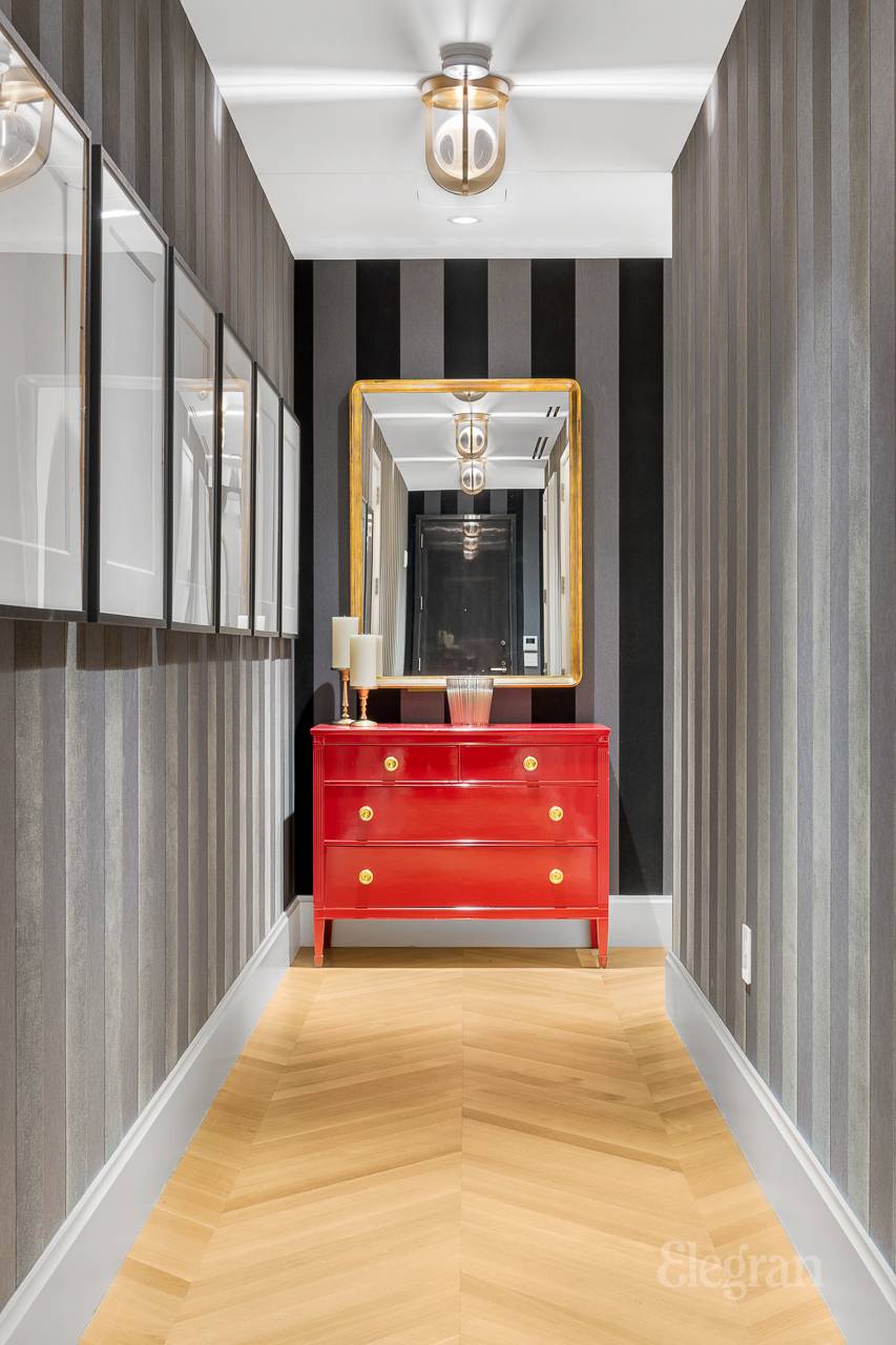 #14 photo, 217 W 57th Street, マンハッタン Midtown East , NY 10019-2136