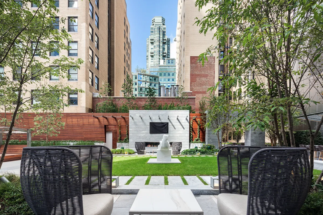 #19 photo, 217 W 57th Street, マンハッタン Midtown East , NY 10019-2136