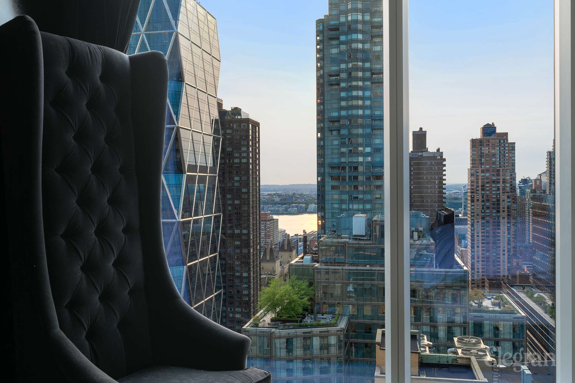 #8 photo, 217 W 57th Street, マンハッタン Midtown East , NY 10019-2136