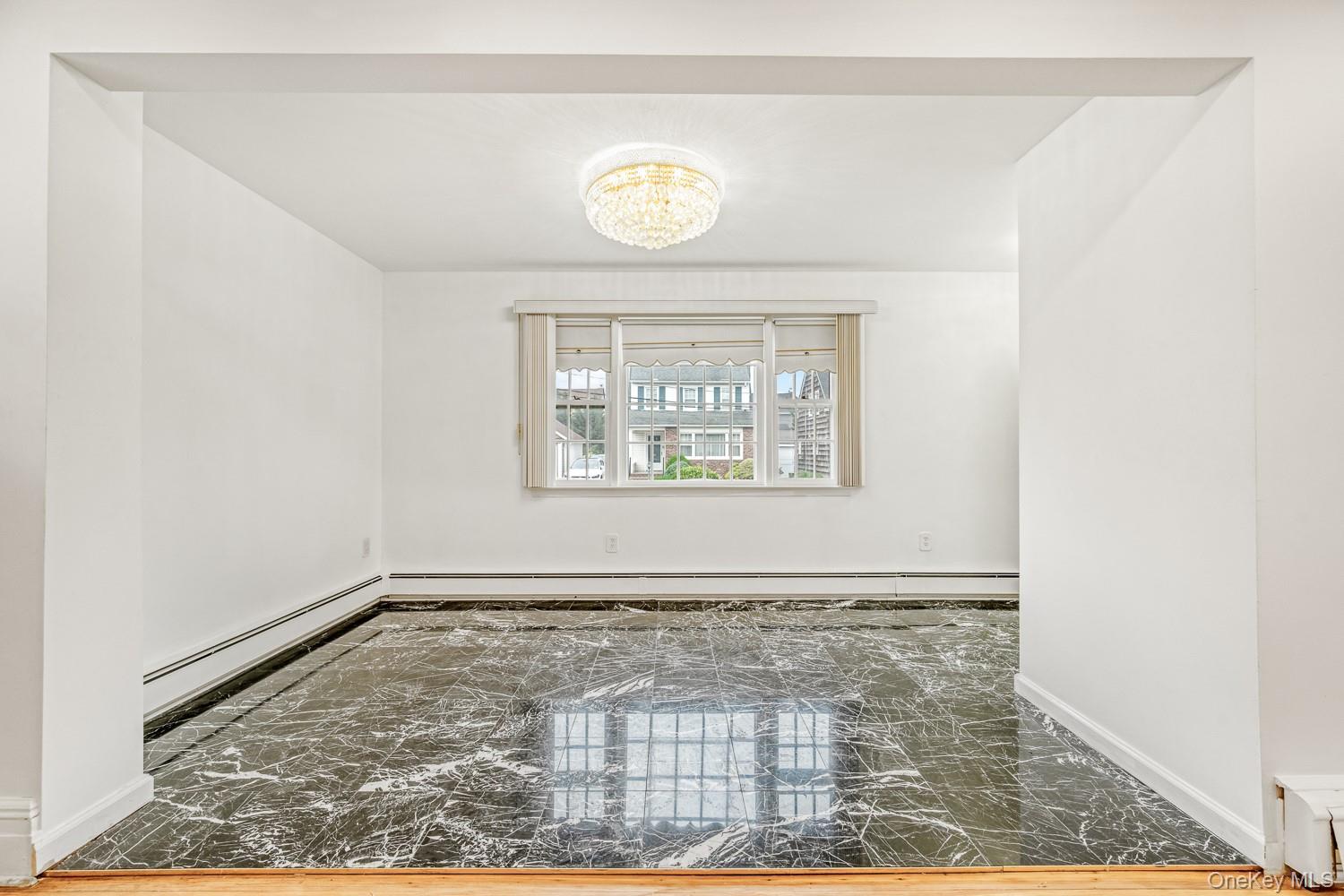 #13 photo, 37 Keystone Place, ナッソー郡 Hewlett , NY 11557