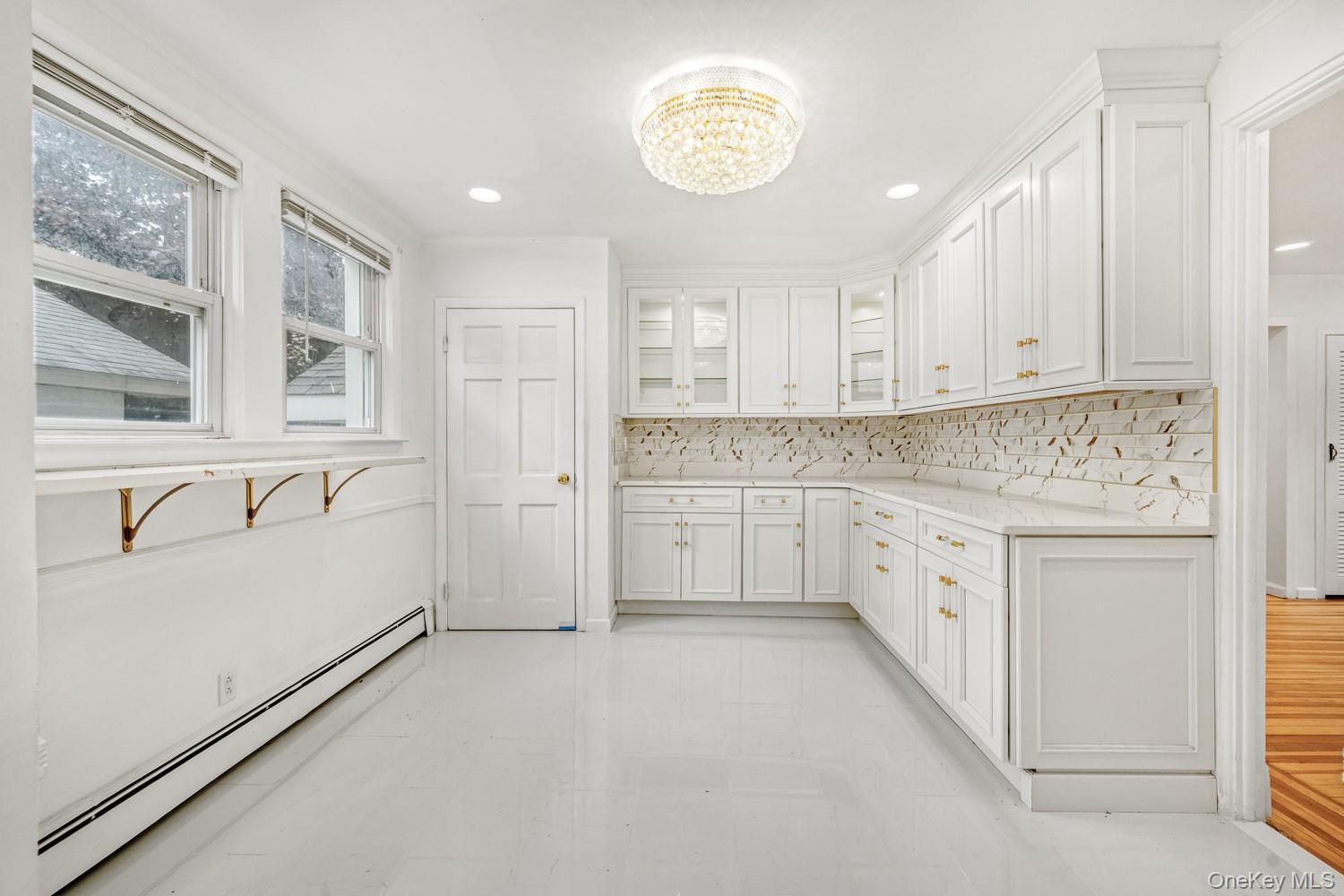 #17 photo, 37 Keystone Place, ナッソー郡 Hewlett , NY 11557