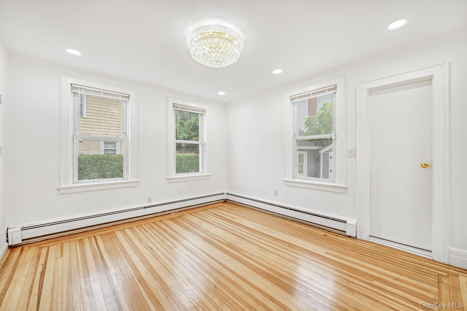 #19 photo, 37 Keystone Place, ナッソー郡 Hewlett , NY 11557