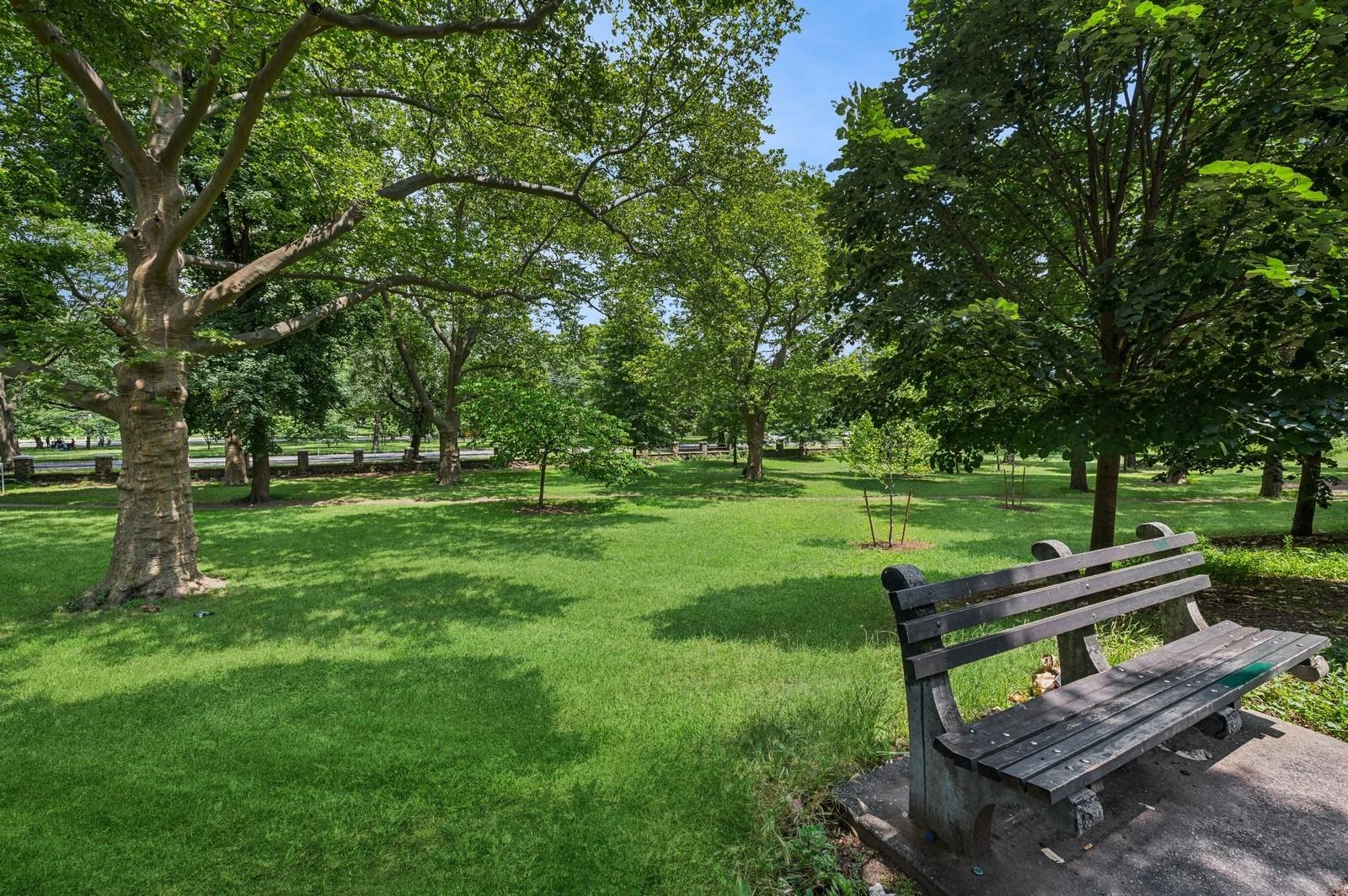 #12 photo, 306 E Mosholu Parkway, ブロンクス区 Bronx , NY 10458