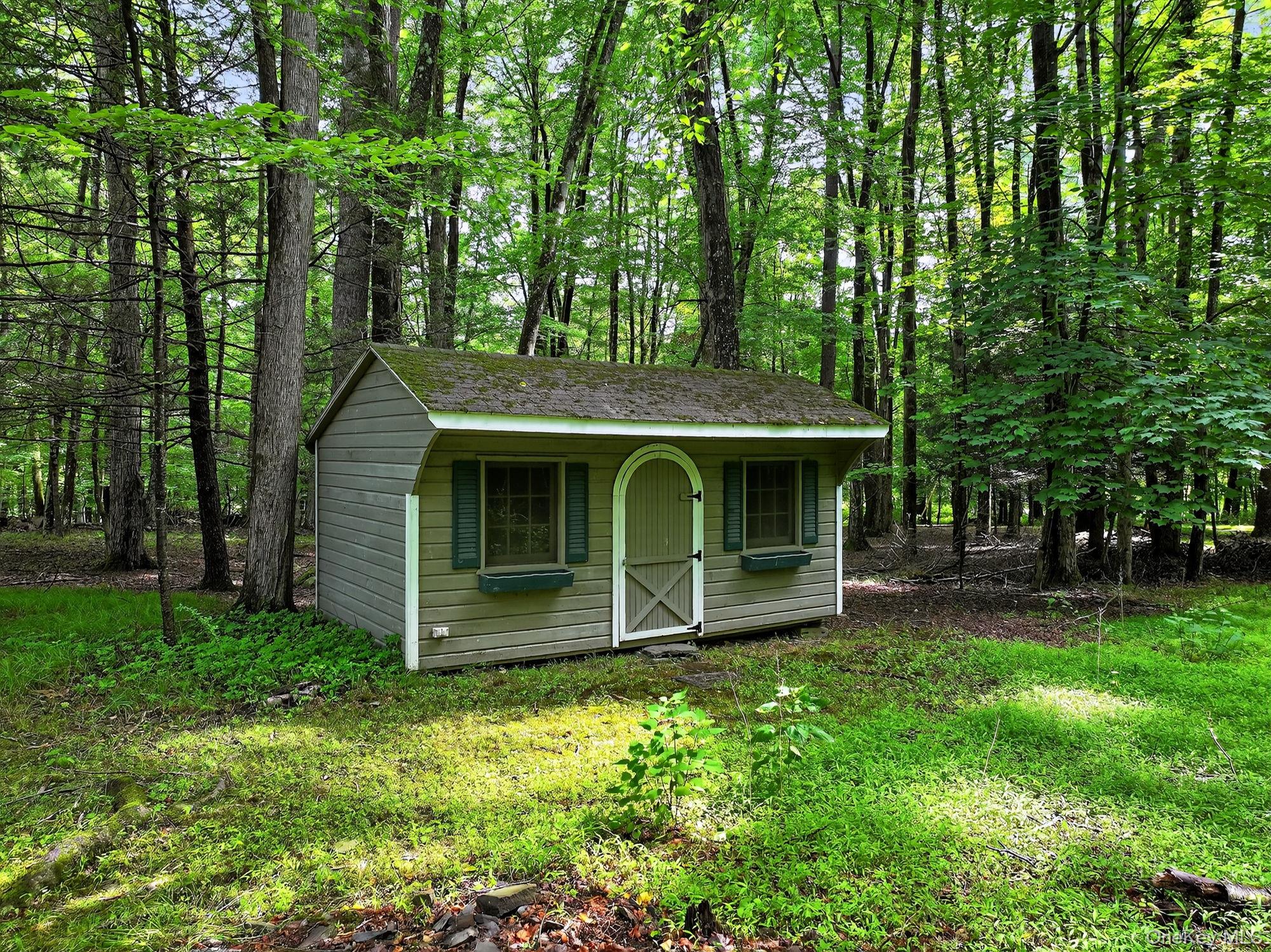 #19 photo, 27 Old Wagon Road, Woodstock , NY 12498