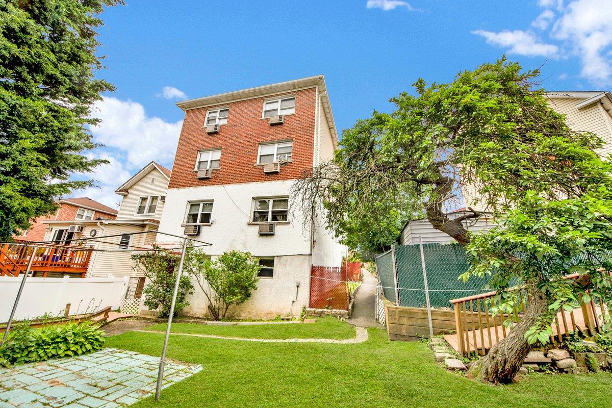 #1 photo, 1455 Kennellworth Place, Bronx , NY 10465