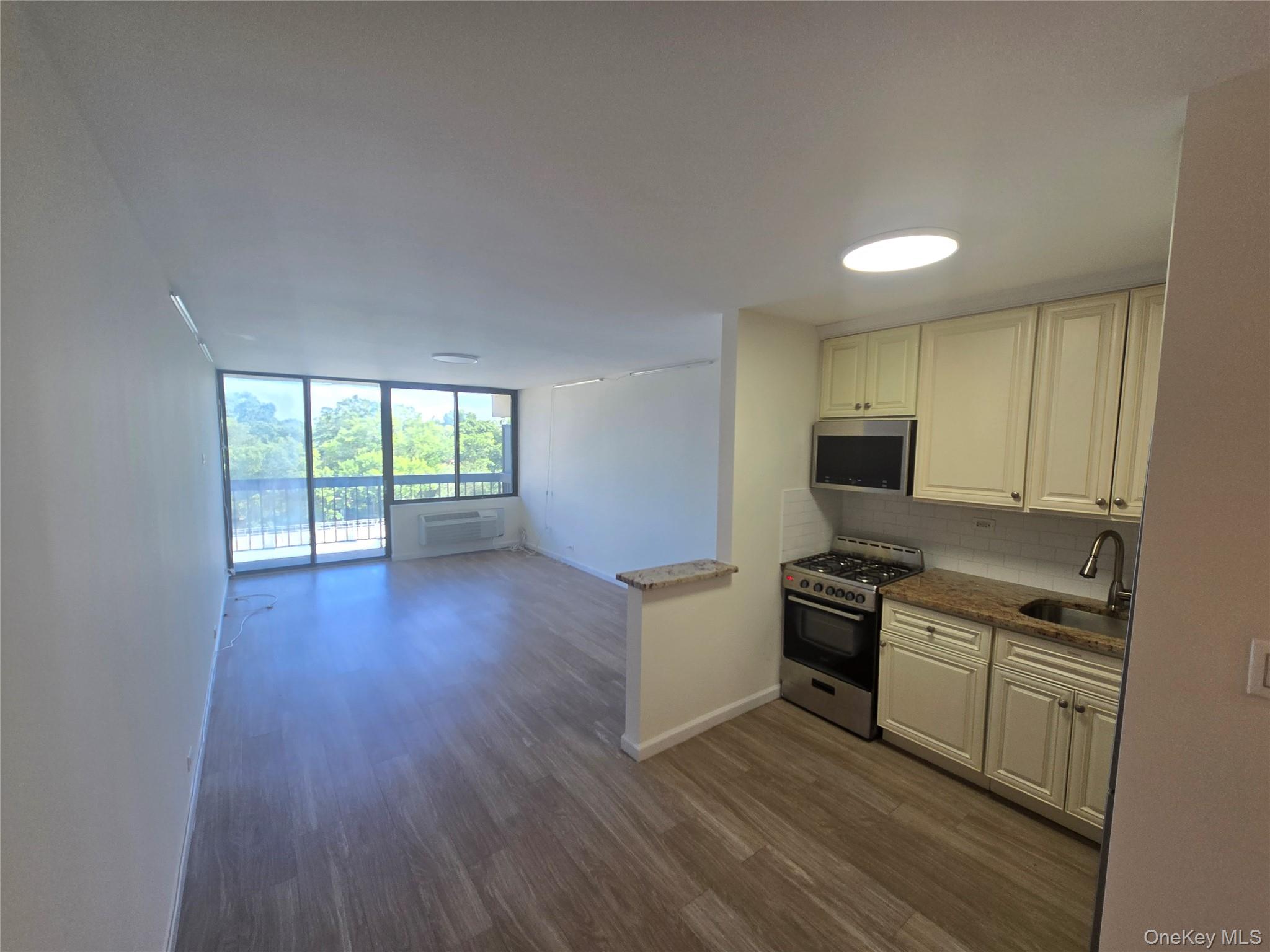 #5 photo, 150-38 Union Turnpike, Kew Garden Hills , NY 11367