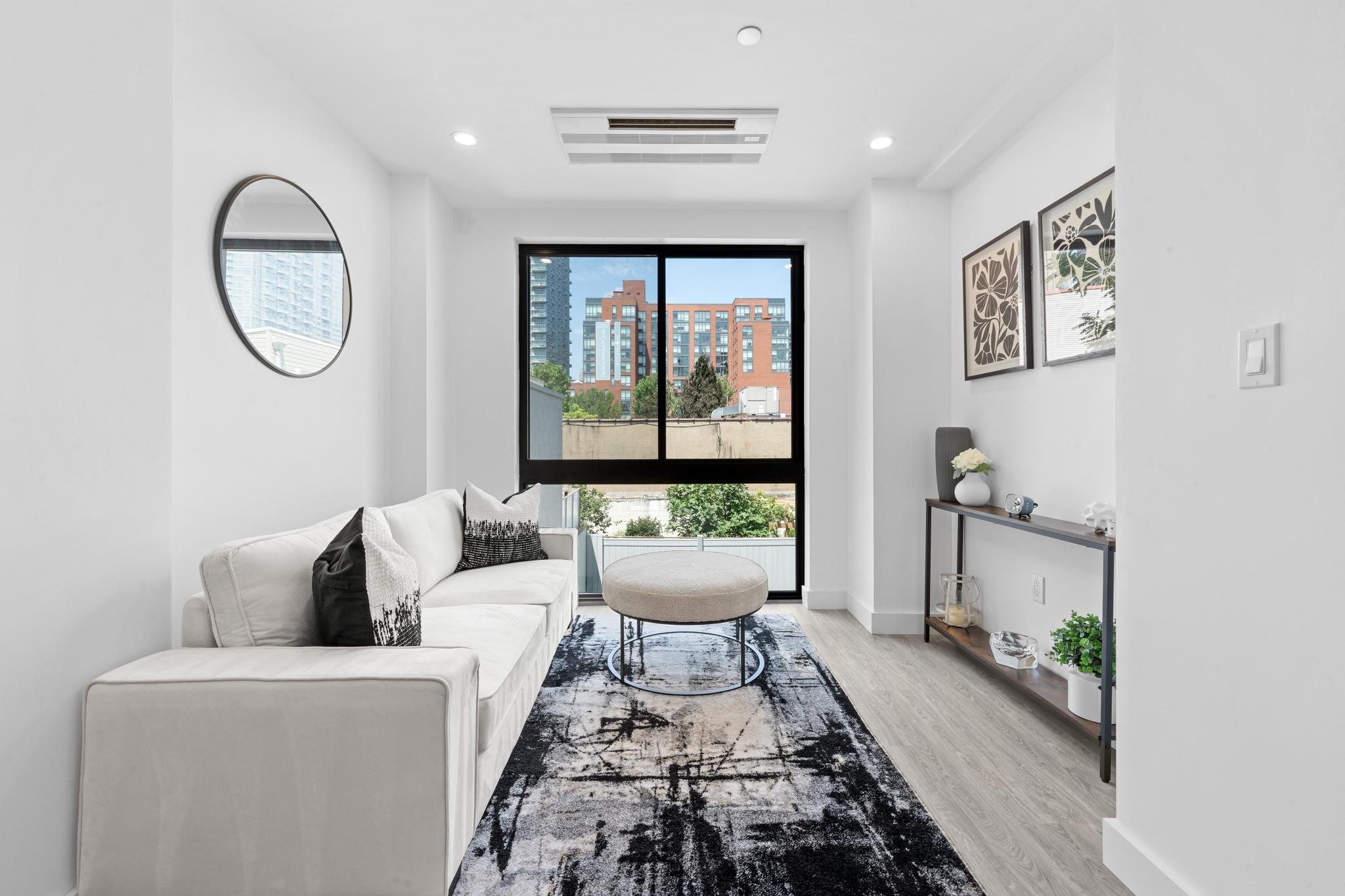 #1 photo, 46-40 Vernon Boulevard, 皇后區 長島城 Long Island City , NY 11101