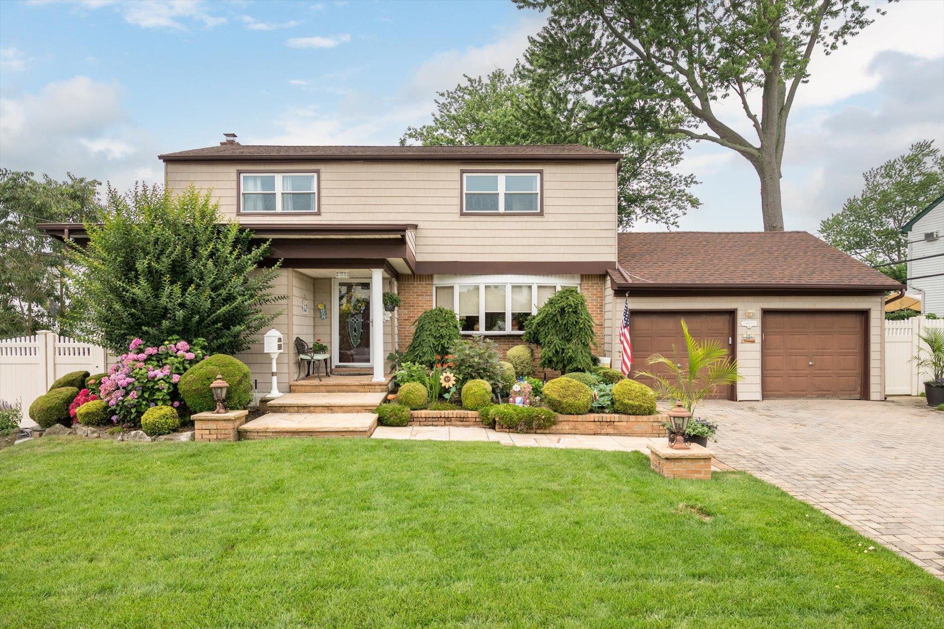 #1 photo, 7 Crocus Drive, Massapequa , NY 11758