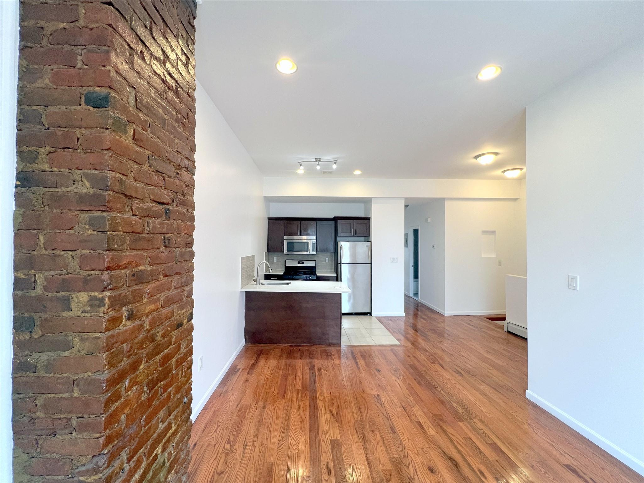 #3 photo, 75 De Sales Place, ブルックリン区 Brooklyn , NY 11207