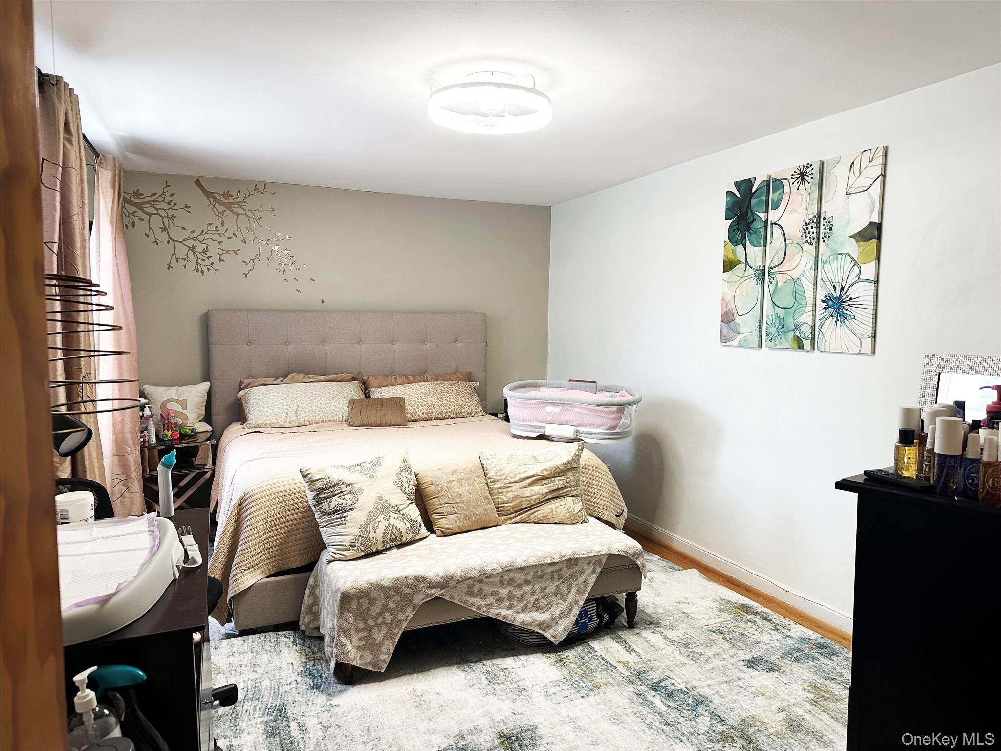 #1 photo, 530 Dubois Avenue, מחוז נסאו Valley Stream , NY 11581