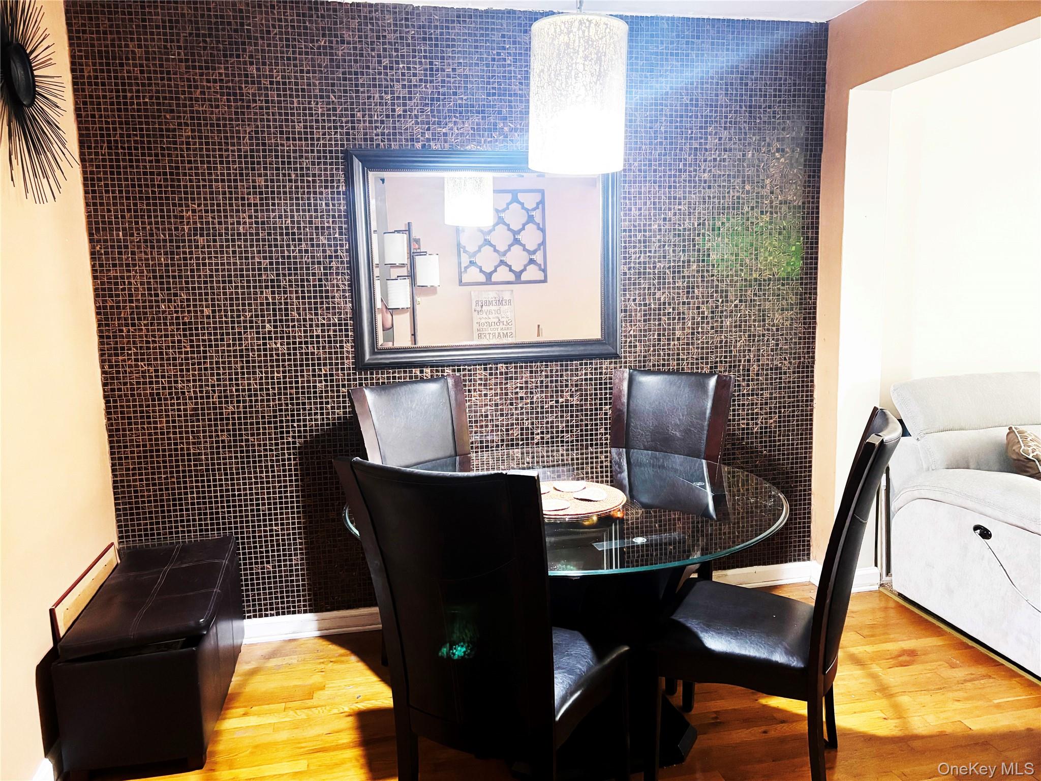 #5 photo, 530 Dubois Avenue, מחוז נסאו Valley Stream , NY 11581