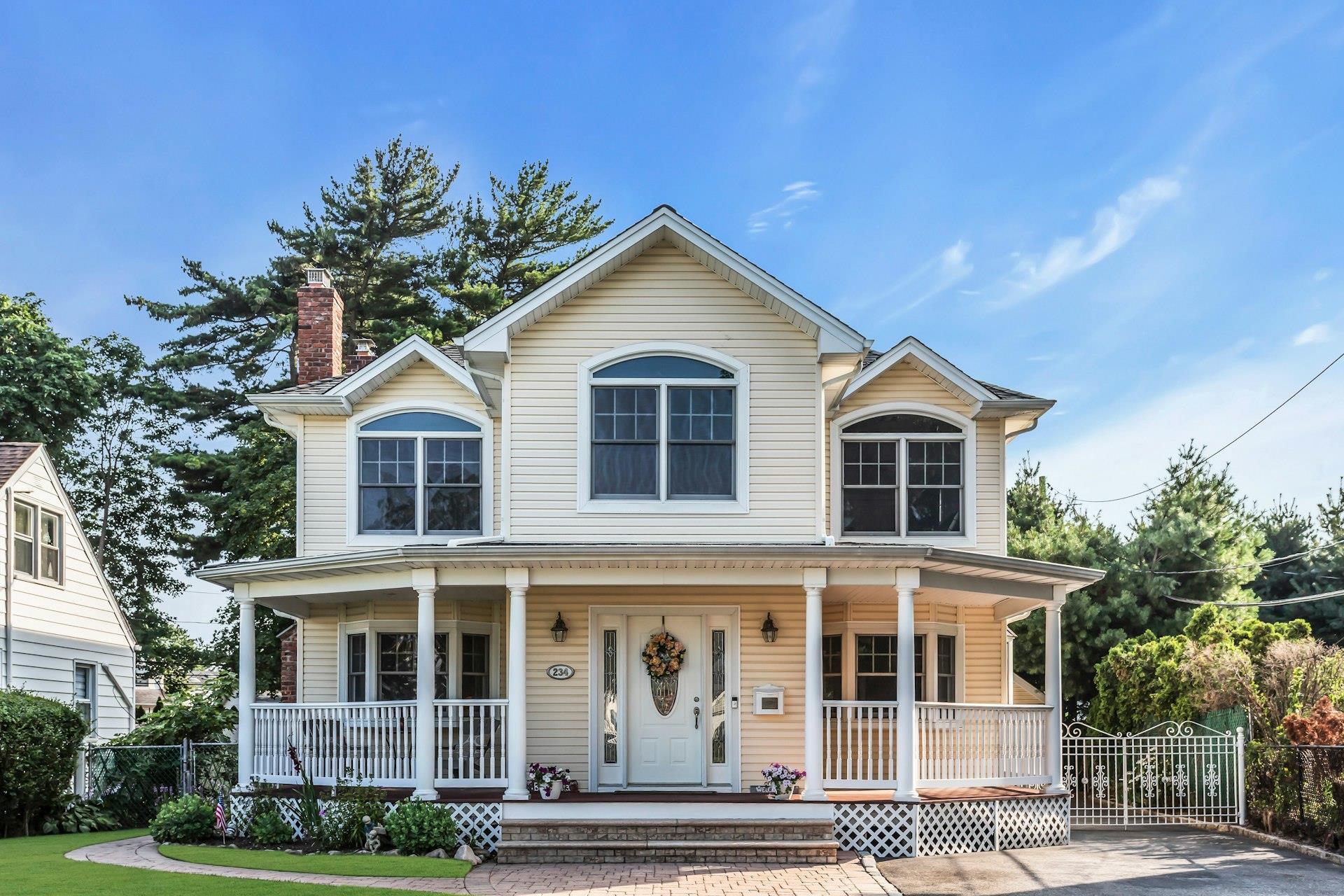 #1 photo, 234 S Pershing Avenue, Bethpage , NY 11714