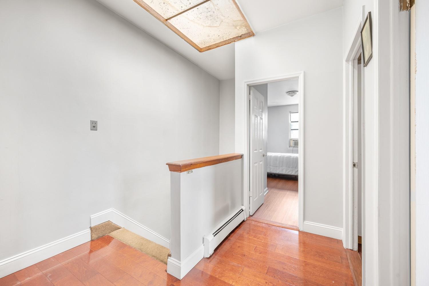 #16 photo, 2339 Astoria Boulevard, クイーンズ区 Astoria , NY 11102