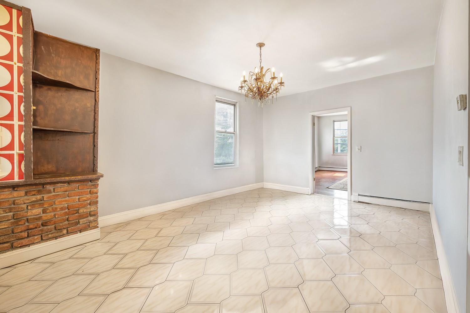 #7 photo, 2339 Astoria Boulevard, クイーンズ区 Astoria , NY 11102