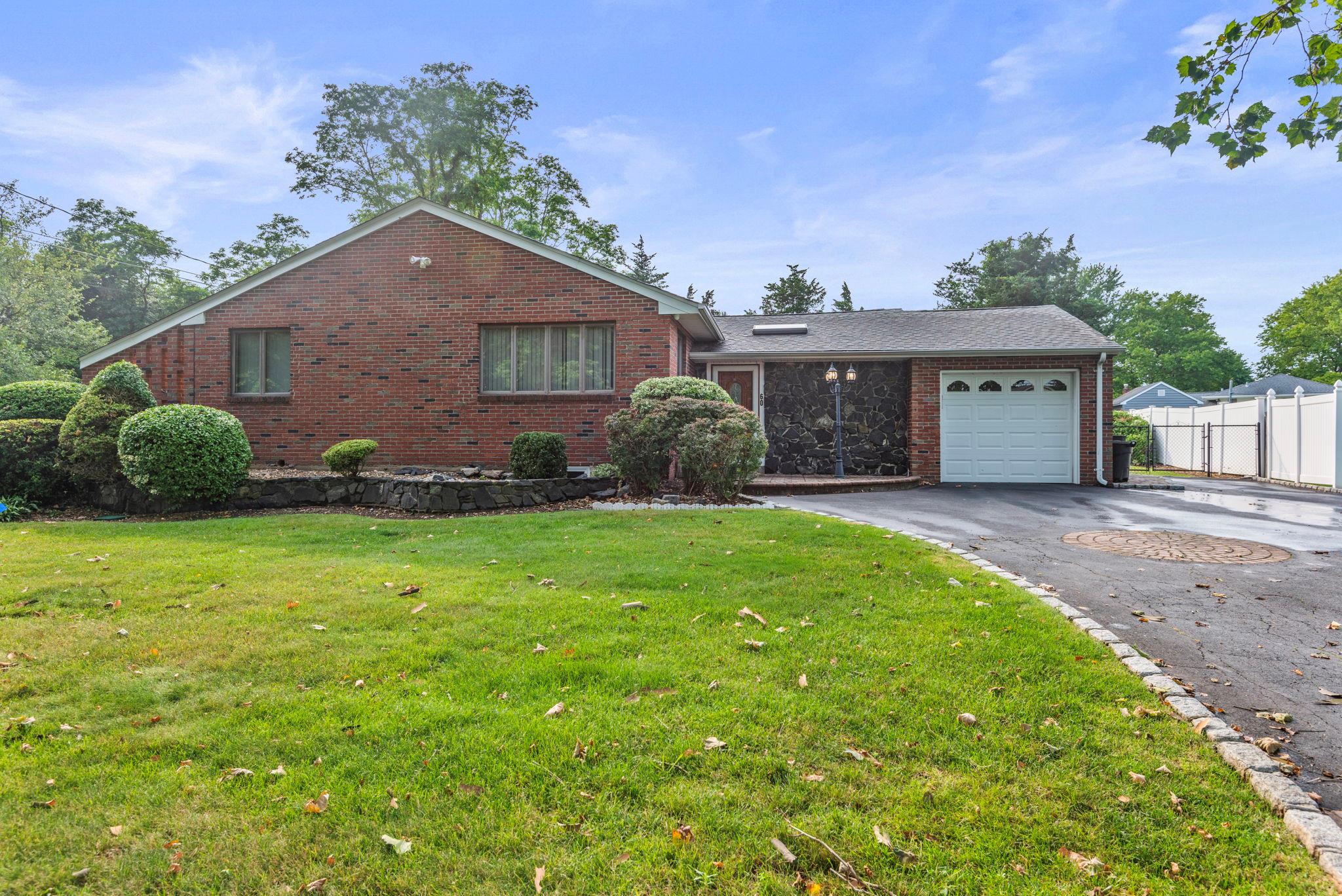 #2 photo, 60 Wheatfield Lane, 東長島 康马克 Commack , NY 11725