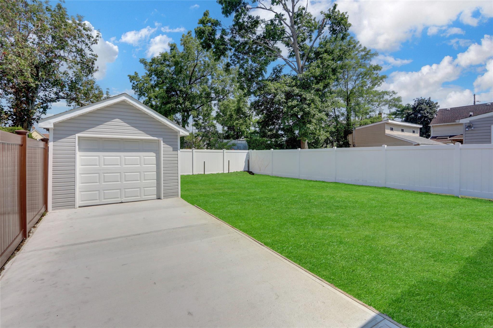 #18 photo, 205 Howell Street, Bellmore , NY 11710