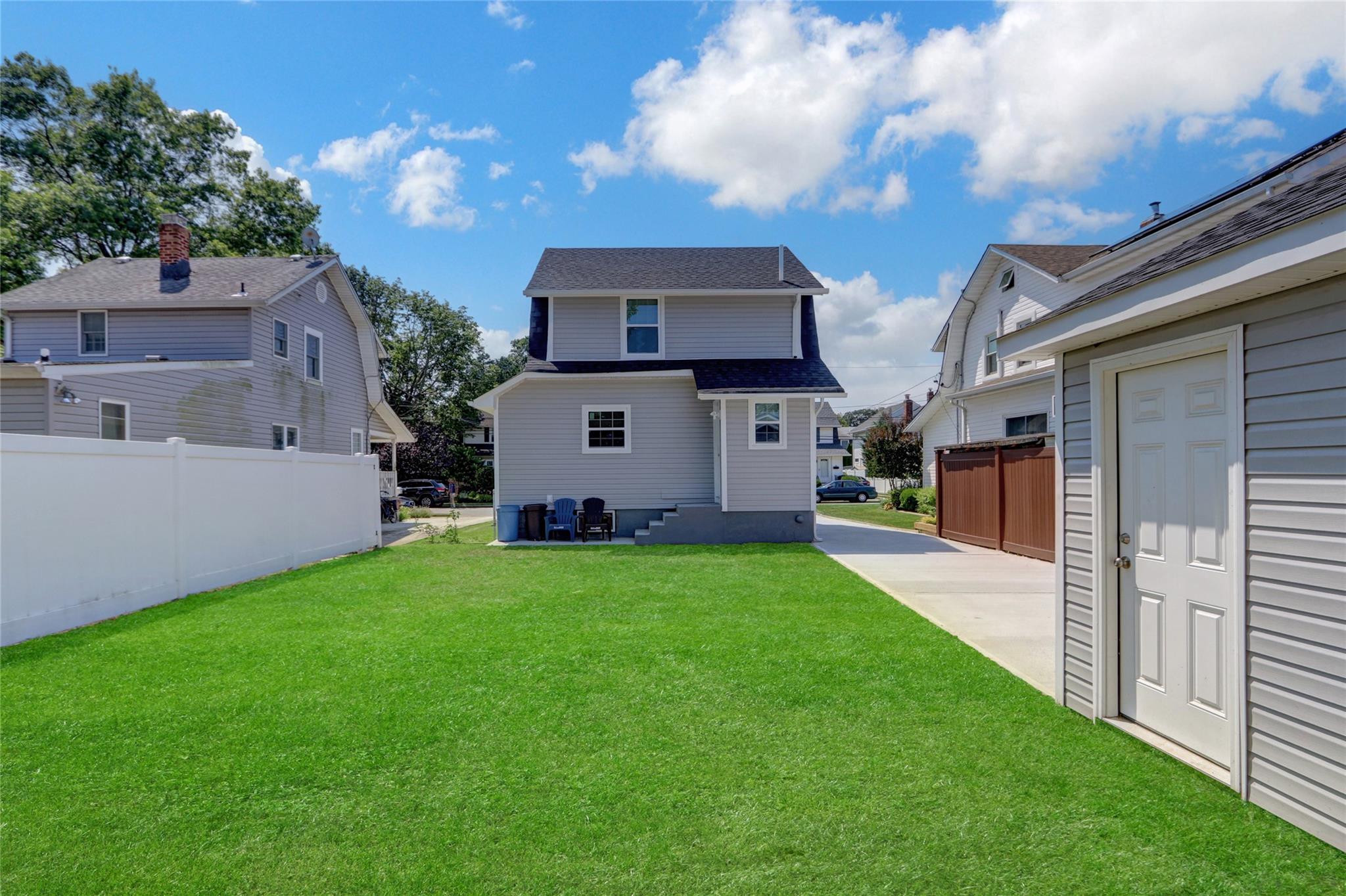 #19 photo, 205 Howell Street, Bellmore , NY 11710